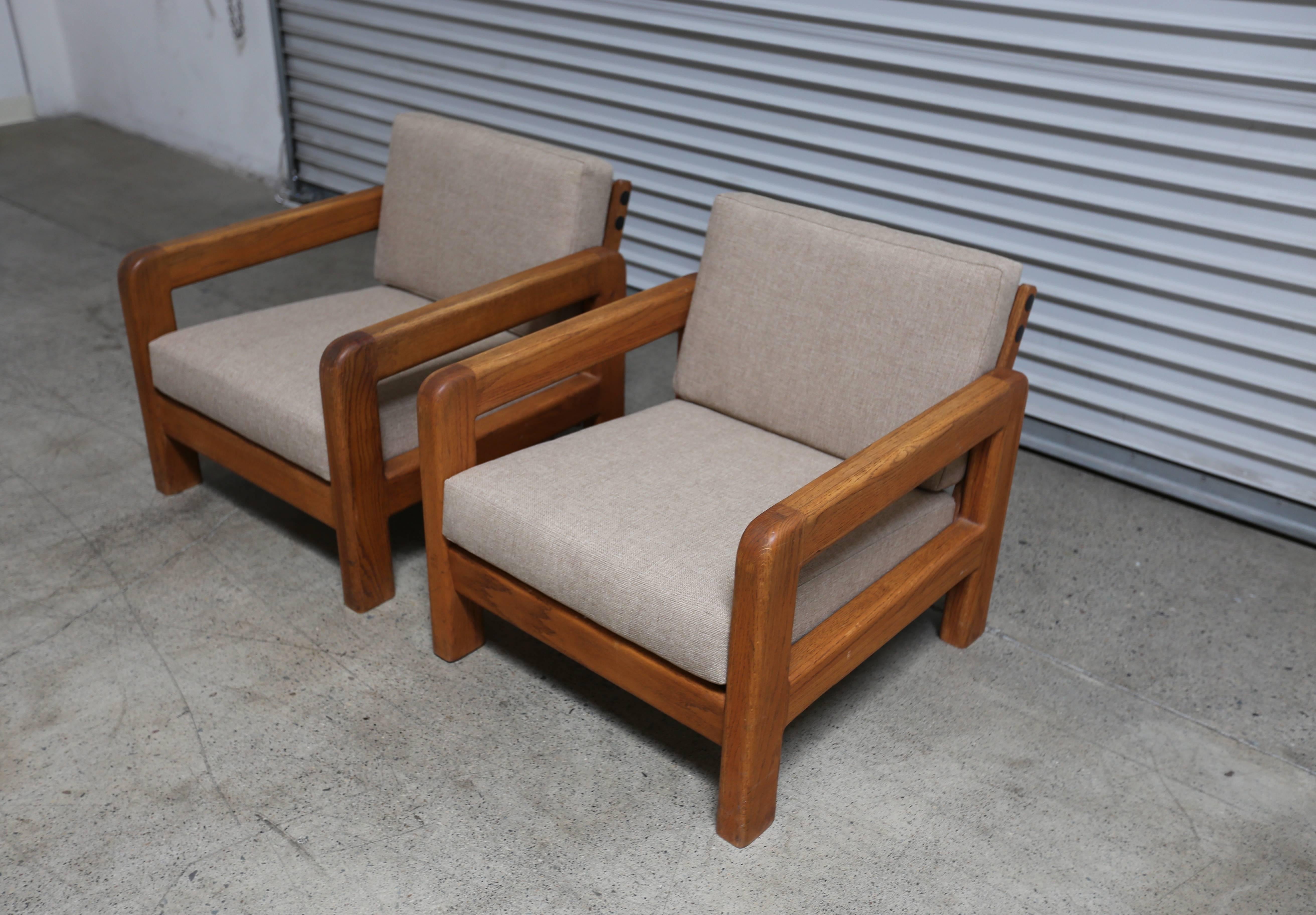 Mid-Century Modern Pair of Modernist Oak Lounge Chairs