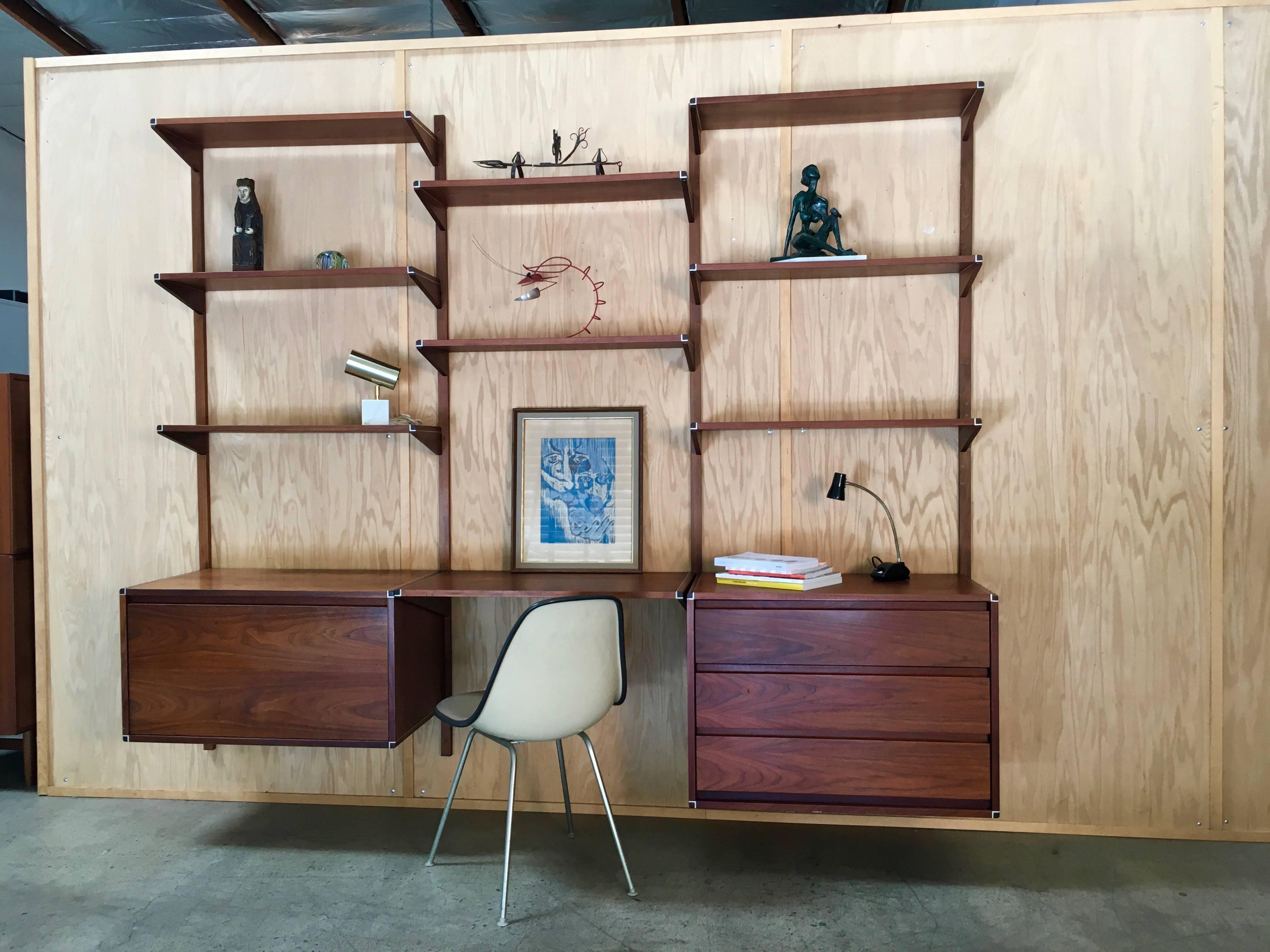 Barzilay Three-Bay Floating Wall Unit in Walnut In Good Condition In Denton, TX
