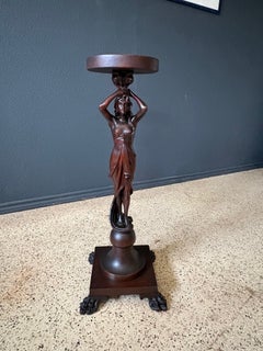 Socle Art nouveau de la société E. Kopriwa Maquettistes d'architecture et sculpteurs sur bois.