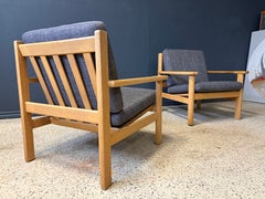 Fauteuils de salon Hans Wegner par Getama, en chêne avec revêtement gris, années 1960