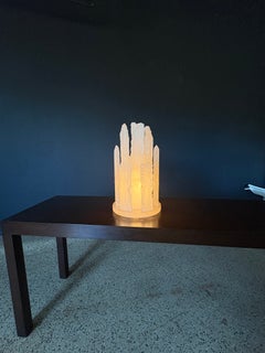 Lampe « Skyscraper » en Lucite givrée, signée Van Teal