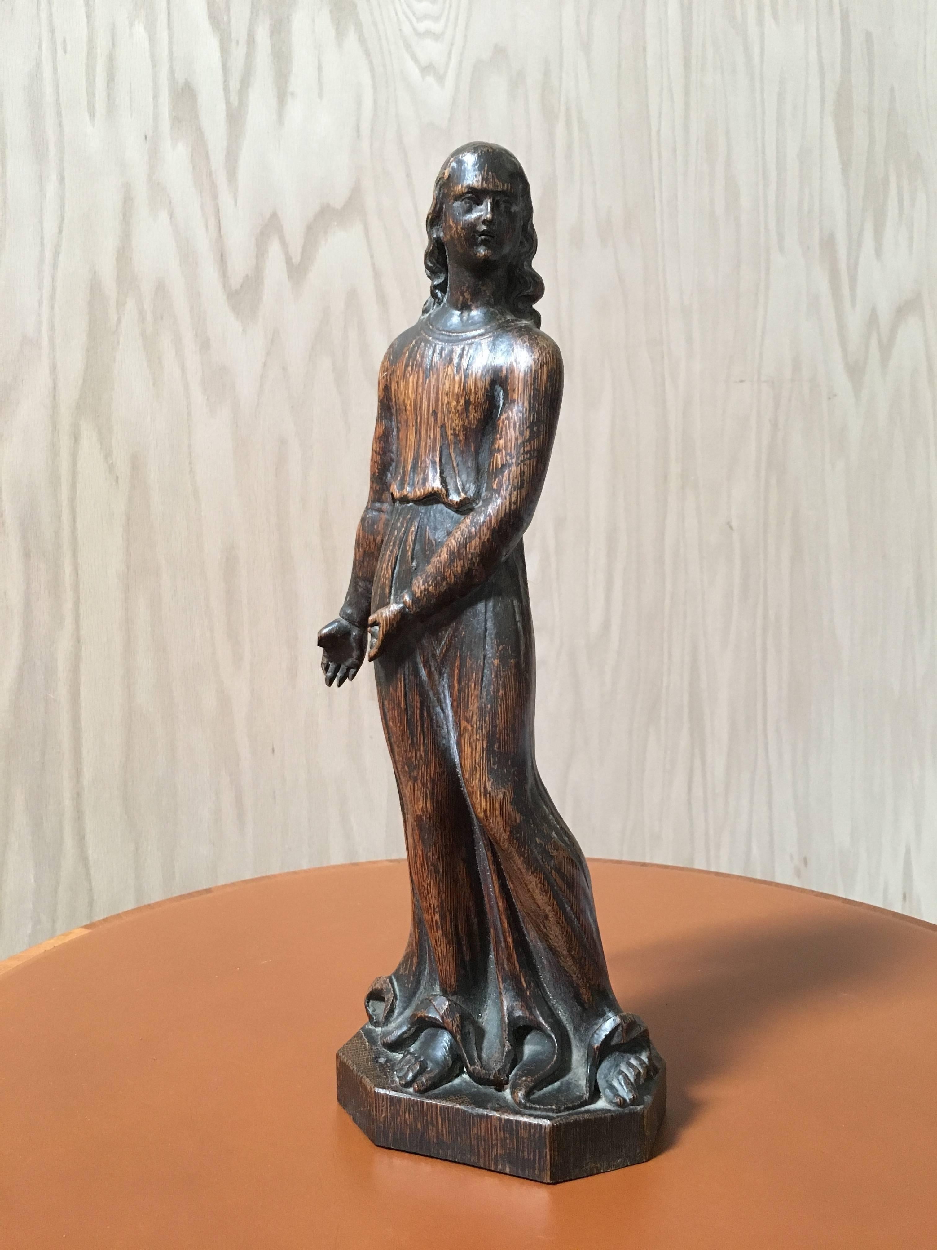 19th Century Hand¬-Carved Statue of a Woman In Good Condition For Sale In Denton, TX