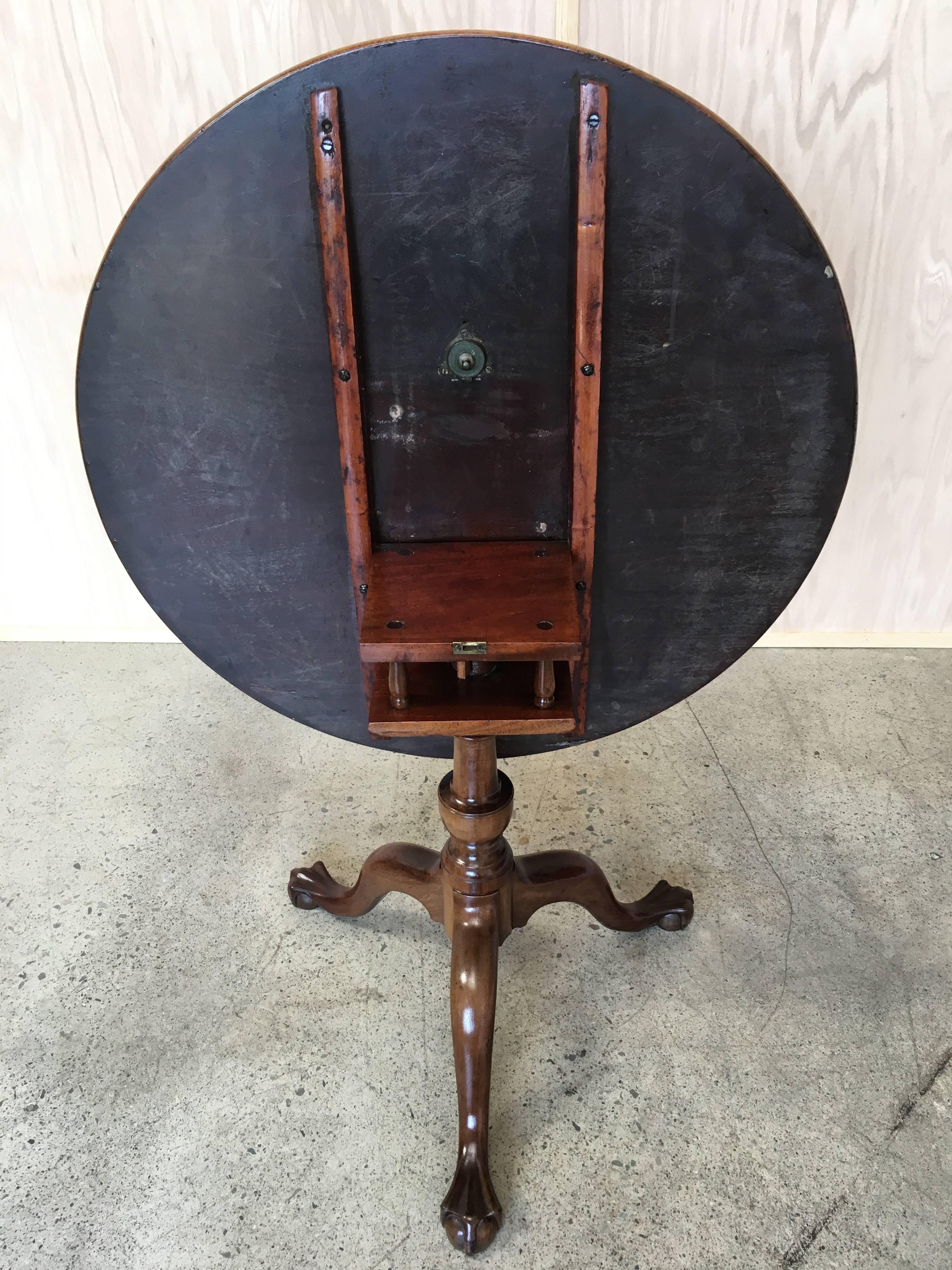 18th Century Chippendale Tilt-Top Table In Good Condition In Denton, TX