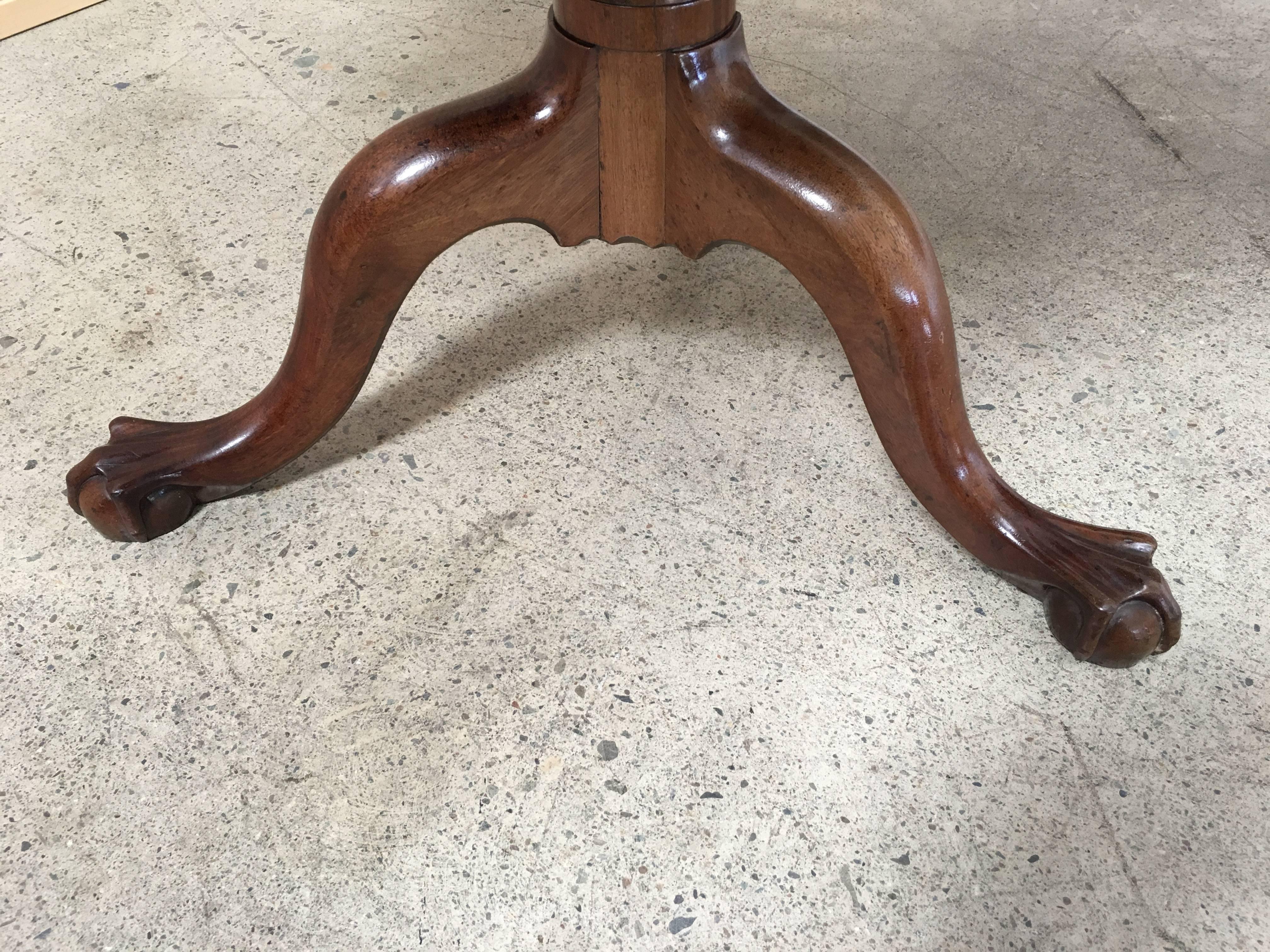 Wood 18th Century Chippendale Tilt-Top Table