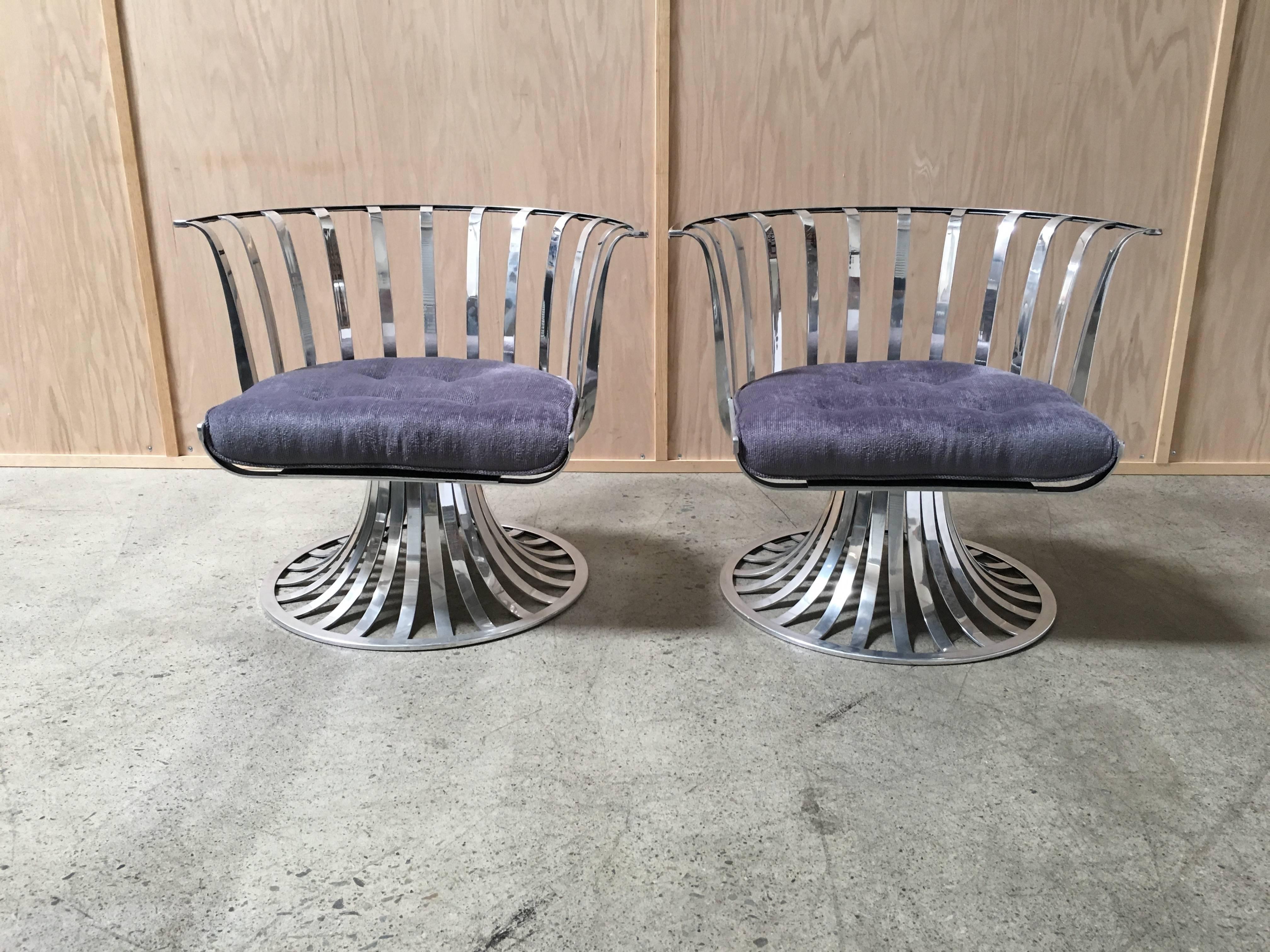Pair of Woodard Aluminium Spoke Chairs 1