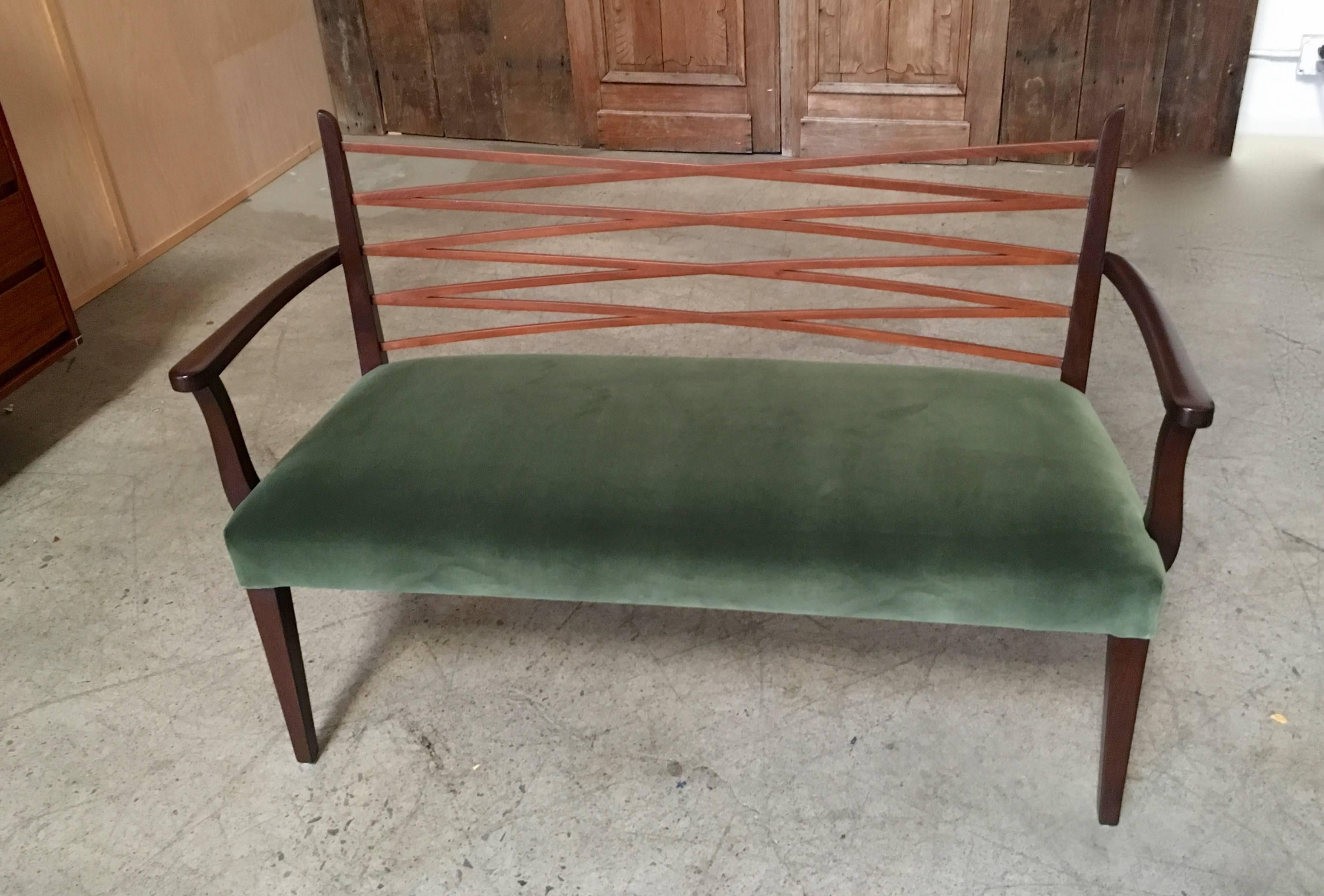 Italian Settee in the Style of Paolo Buffa In Good Condition In Denton, TX