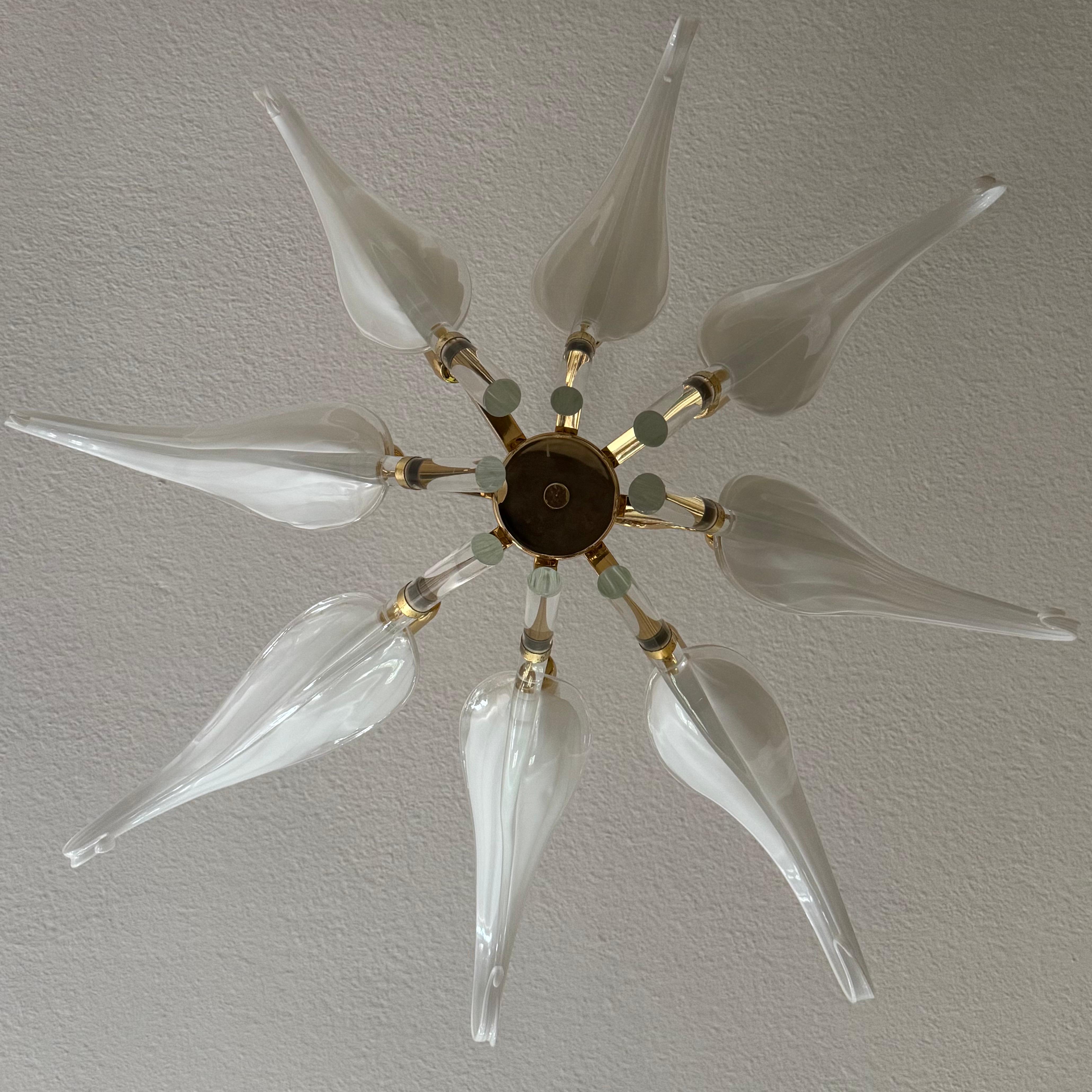Fine XX secolo Grande lampadario in ottone e vetro di Murano di Franco Luce, circa anni '70 in vendita