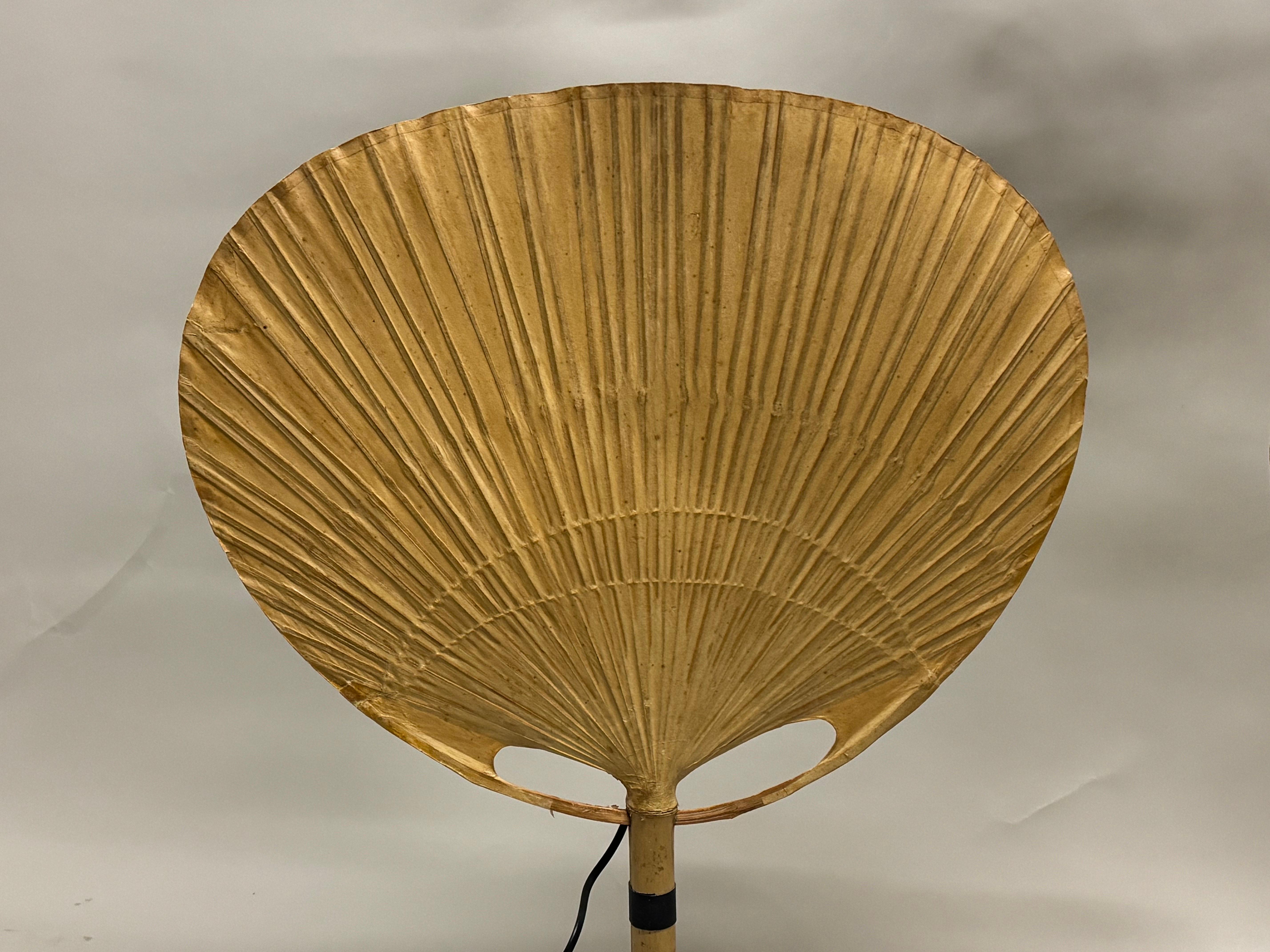 Fine XX secolo Rara lampada da tavolo Uchiwa II di Ingo Maurer, circa anni '70 in vendita
