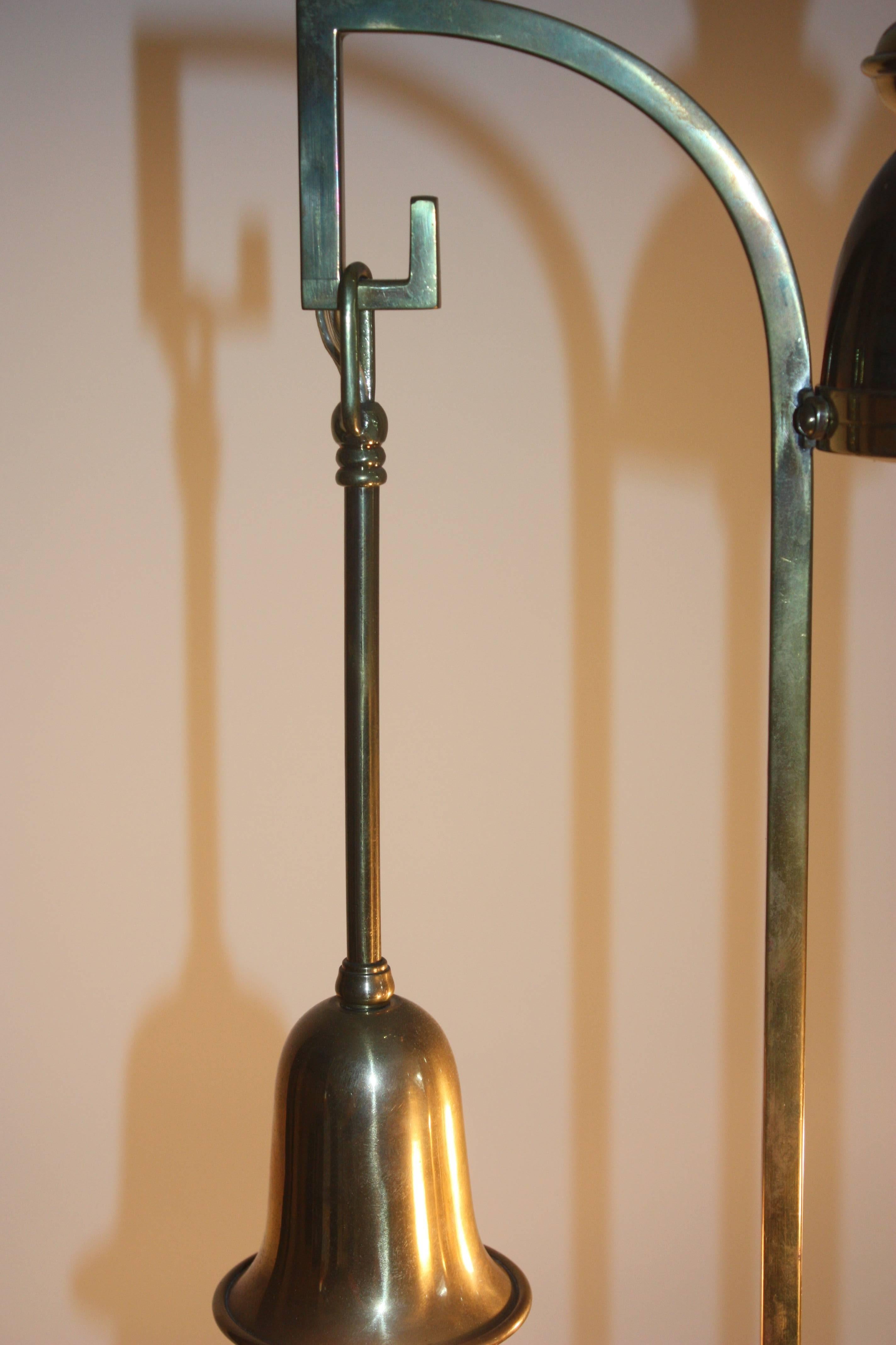 Art Nouveau Chandelier Brass and Crystal, circa 1900s (Frühes 20. Jahrhundert)