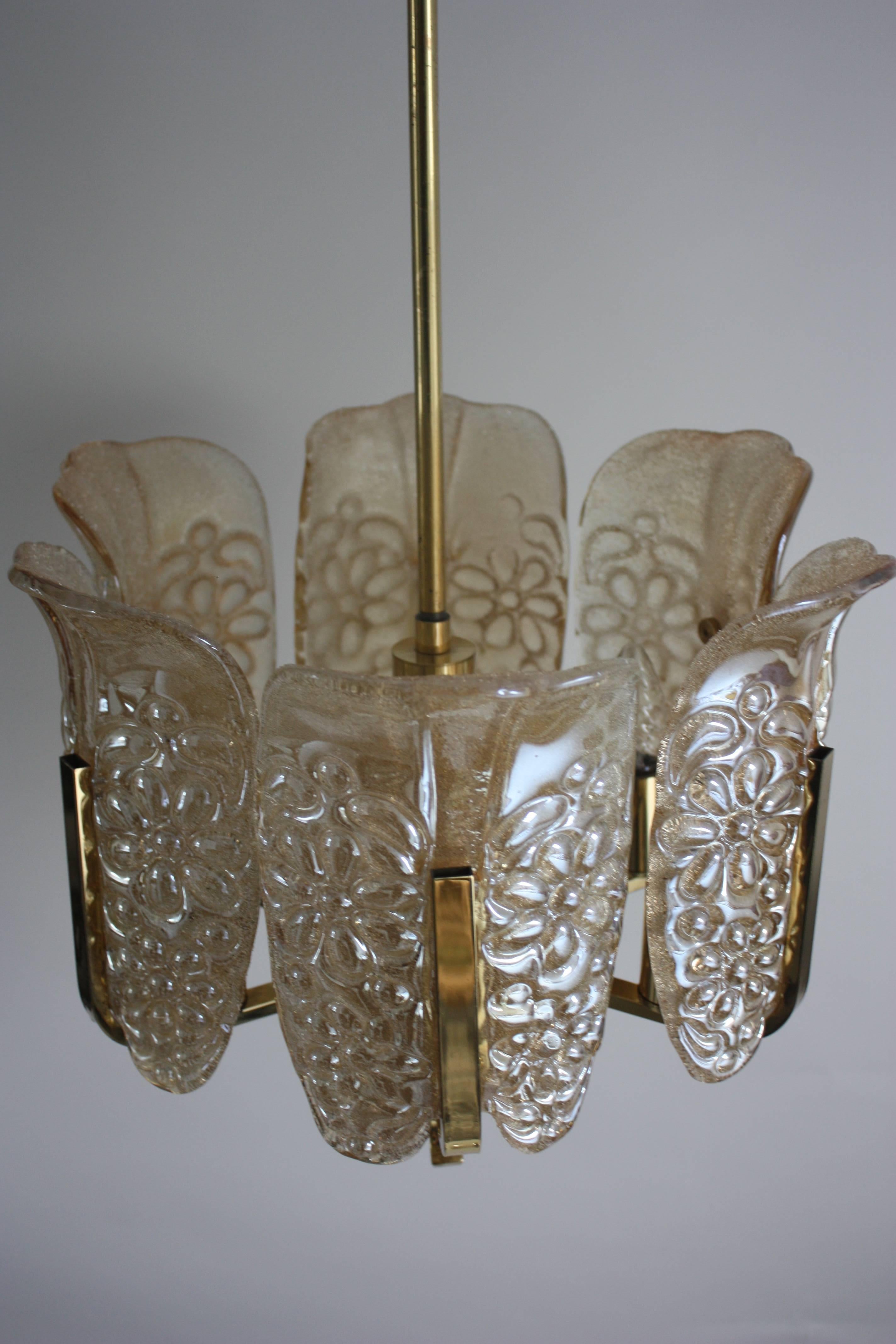 Polished Amber Glass and Brass Chandelier by C. Fagerlund for Orrefors, circa 1960s For Sale