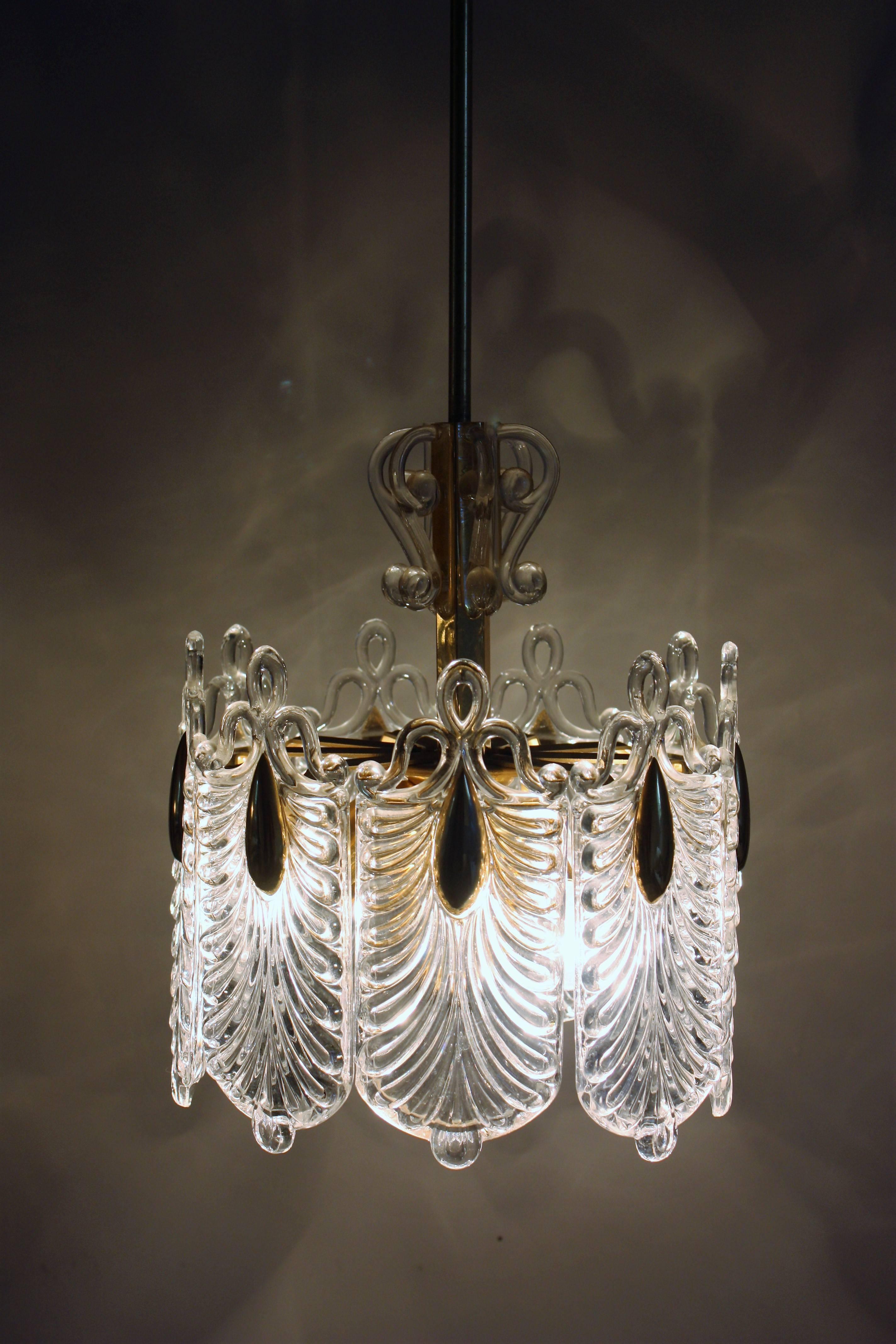 Fine Mid-Century Gilt Brass and Glass Chandelier by Kaiser, Germany, circa 1960s 3