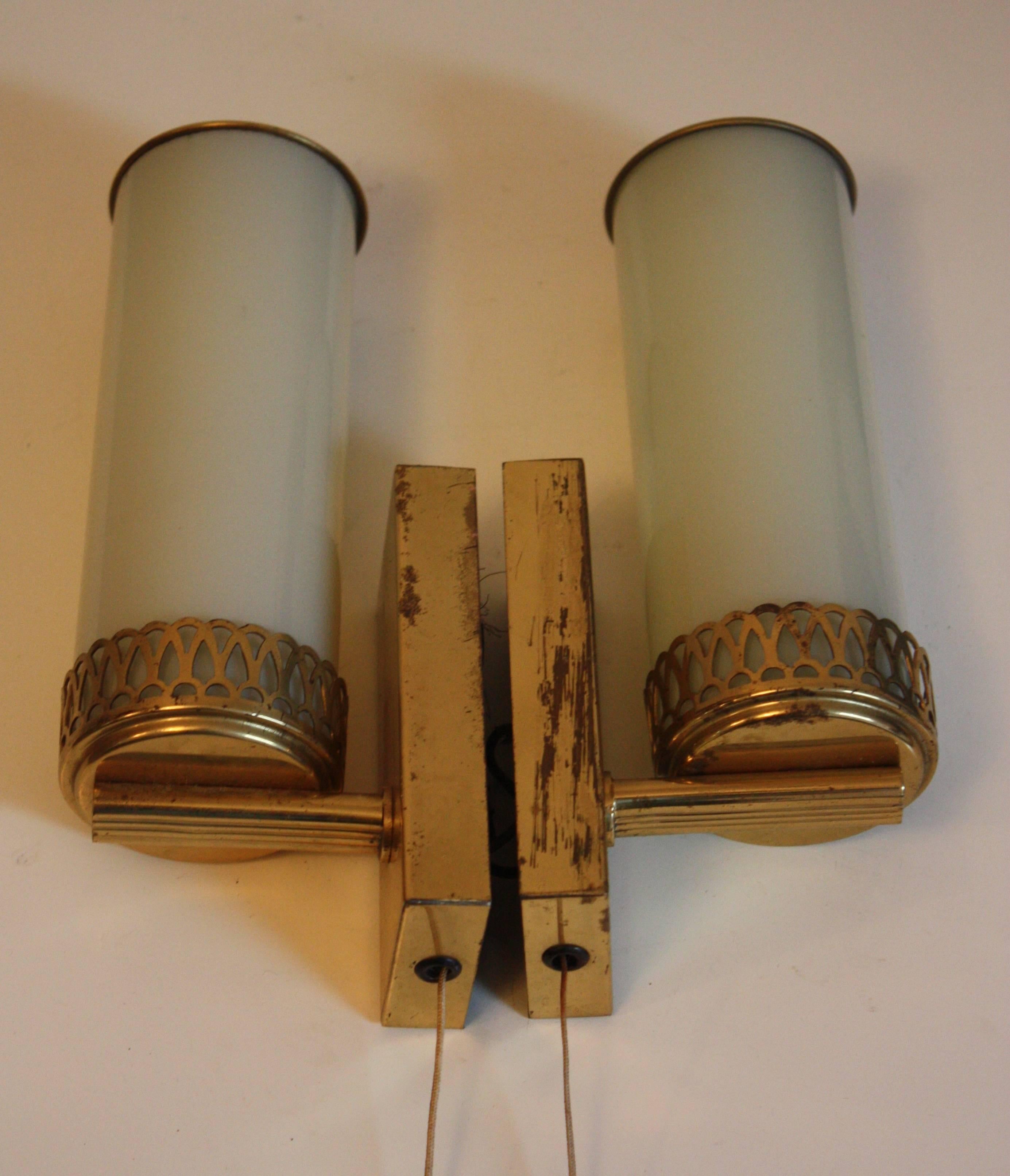 Bauhaus Art Deco Wall Sconces Brass and Opal Glass Wall Lights, Germany, 1930s In Good Condition In Wiesbaden, Hessen
