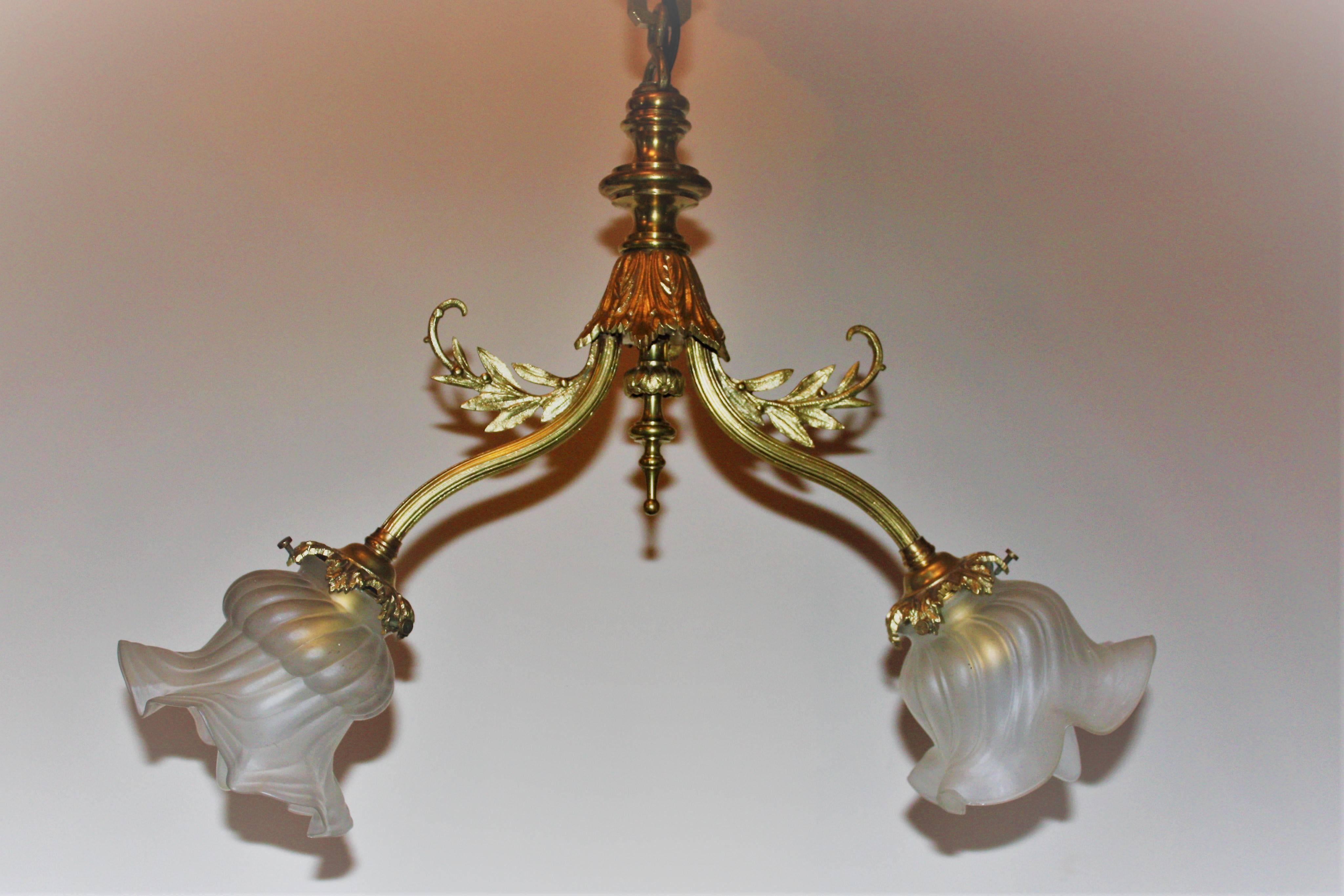 Beautiful Art Nouveau Two-Light Brass and Glass Pendant, circa 1900s In Excellent Condition In Wiesbaden, Hessen