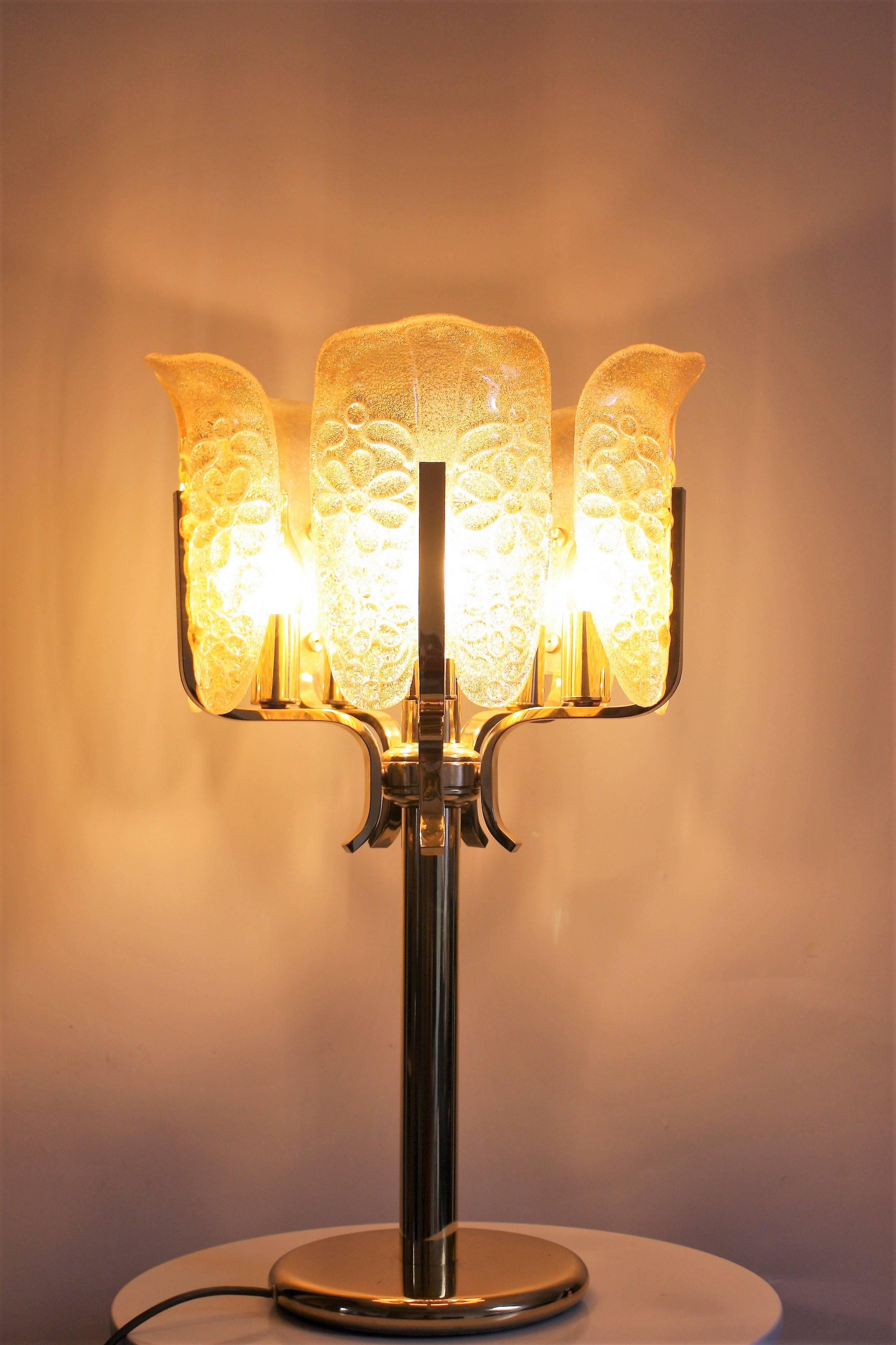 Rare mid - century table lamp by Carl Fagerlund, Sweden, circa 1960s.
Gilt brass and Murano glass.
Socket: 5 x e14 for standard screw bulbs.
Excellent condition.


 