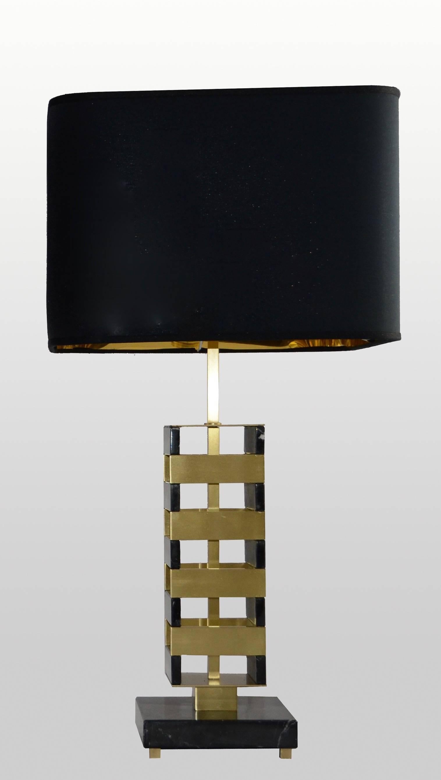 Italian Pair of Marble and Brass Table Lamps For Sale