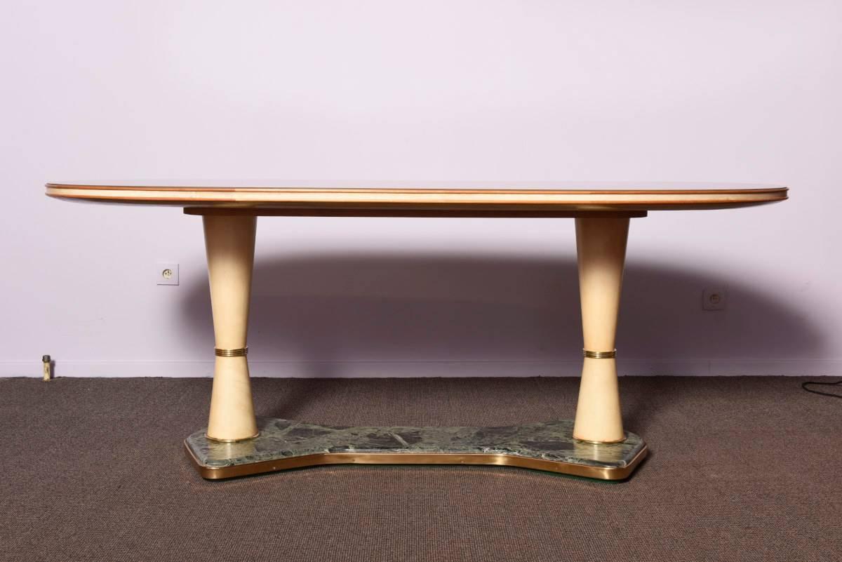 Italian Dining Table in the Manner of Vittorio Dassi For Sale