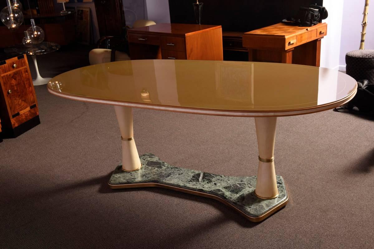 Opaline Glass Dining Table in the Manner of Vittorio Dassi For Sale