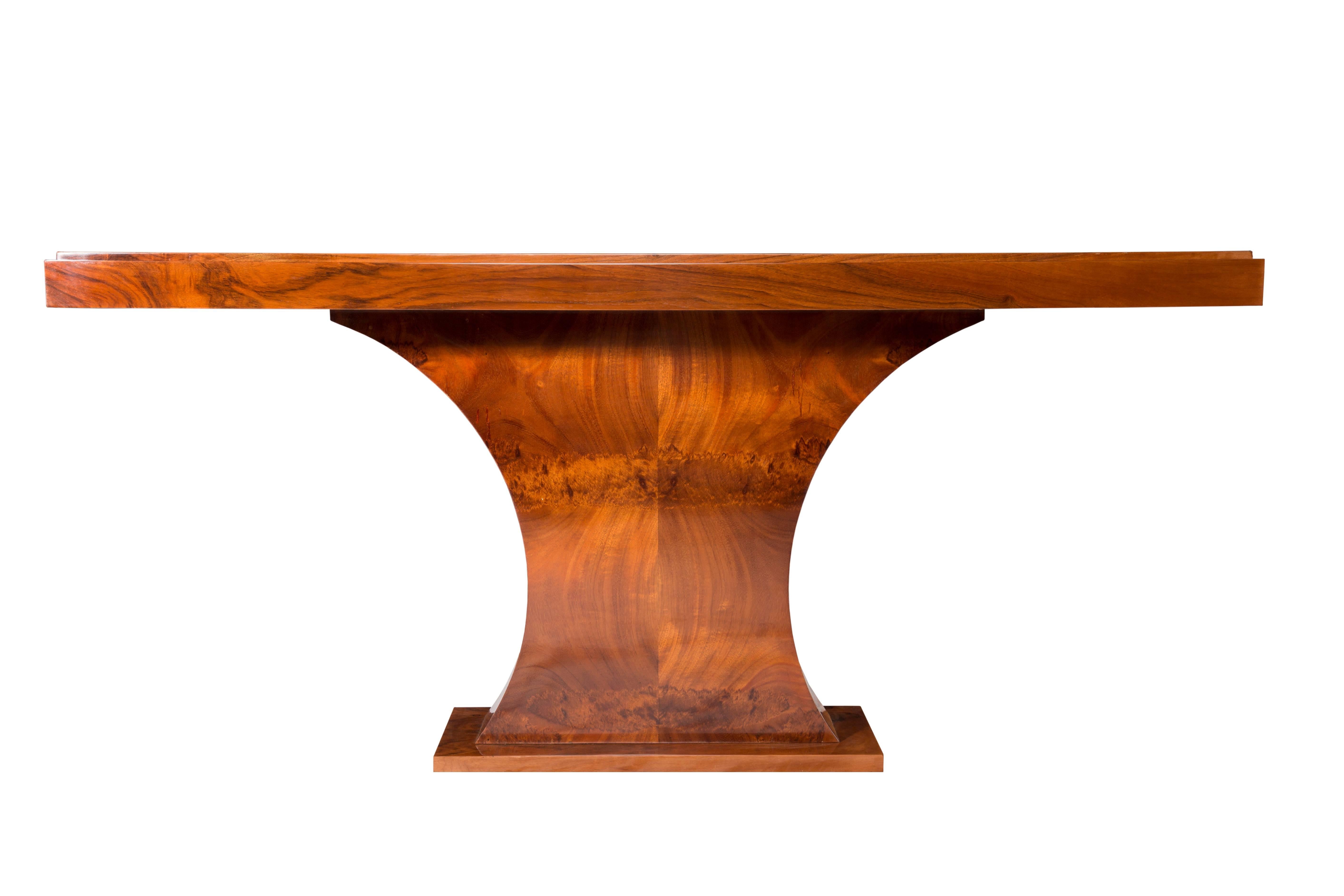 A very elegant pair of French origin Art Deco console tables.
The tables are walnut veneered and finished with a lustrous handmade French polish.
They can be placed in an entry as well as in the living room.