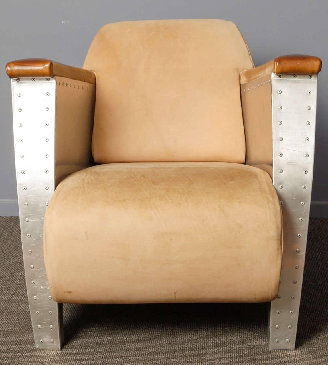 A very interesting combination between comfort and design. Deco chair in metal and leather upholstery.