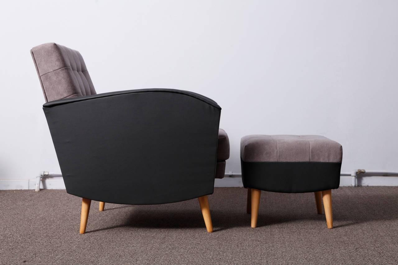 Mid-Century Modern Pair of 1960s Armchairs and Ottomans For Sale