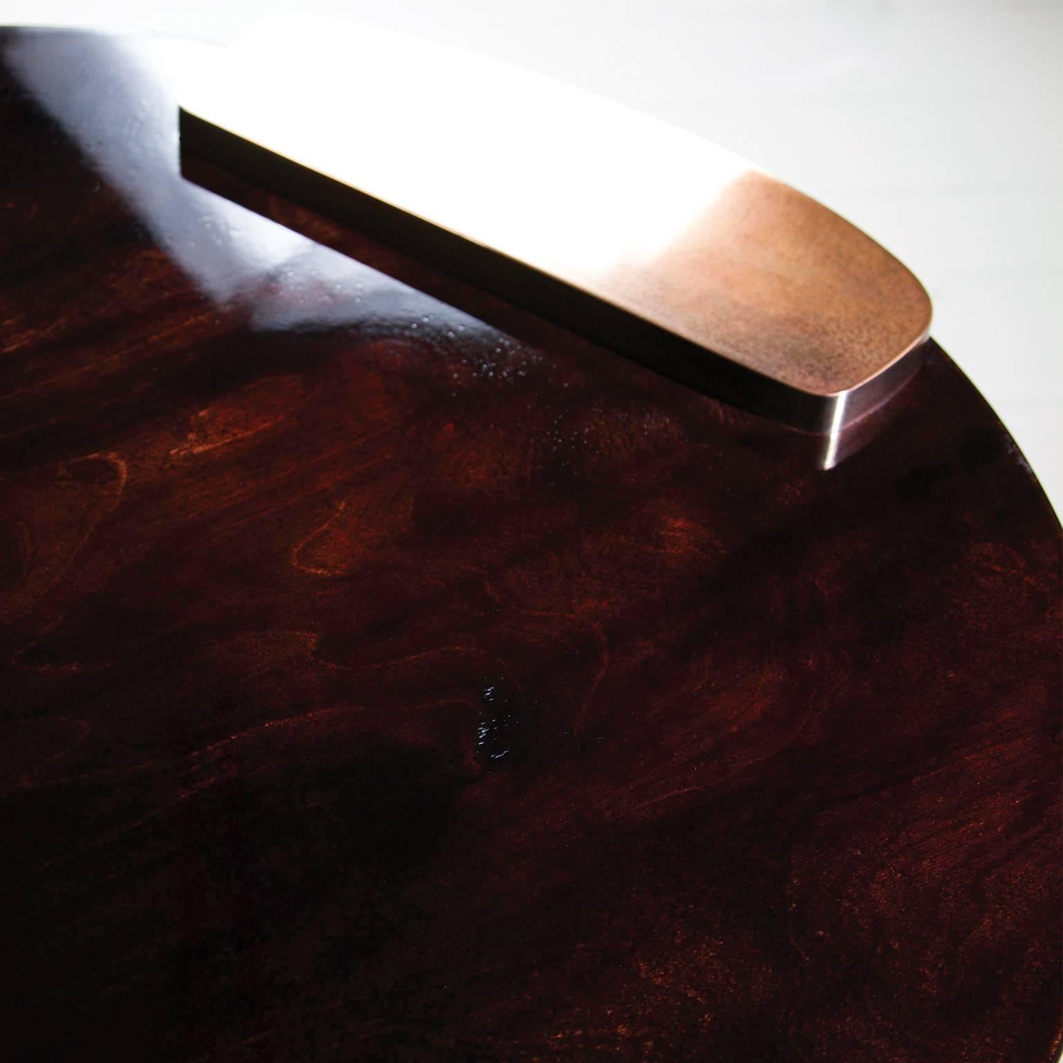 New Moon Hand-Patinated Brass and Wood Veneer Cocktail Coffee Table In New Condition For Sale In Paris, FR