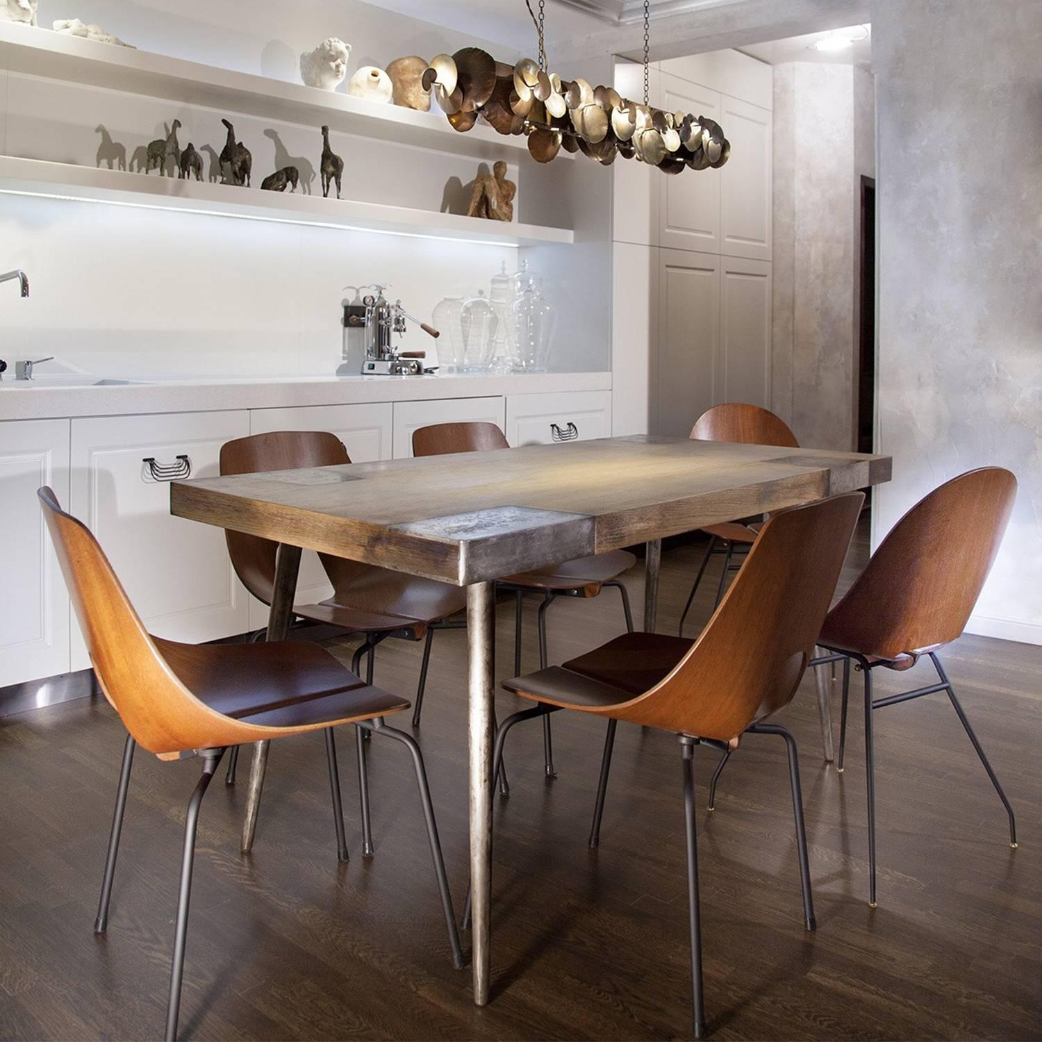 Contemporary Dining Table Indigo in Coppered Steel, Patinated Brass, Wood Veneer In Excellent Condition In Paris, FR