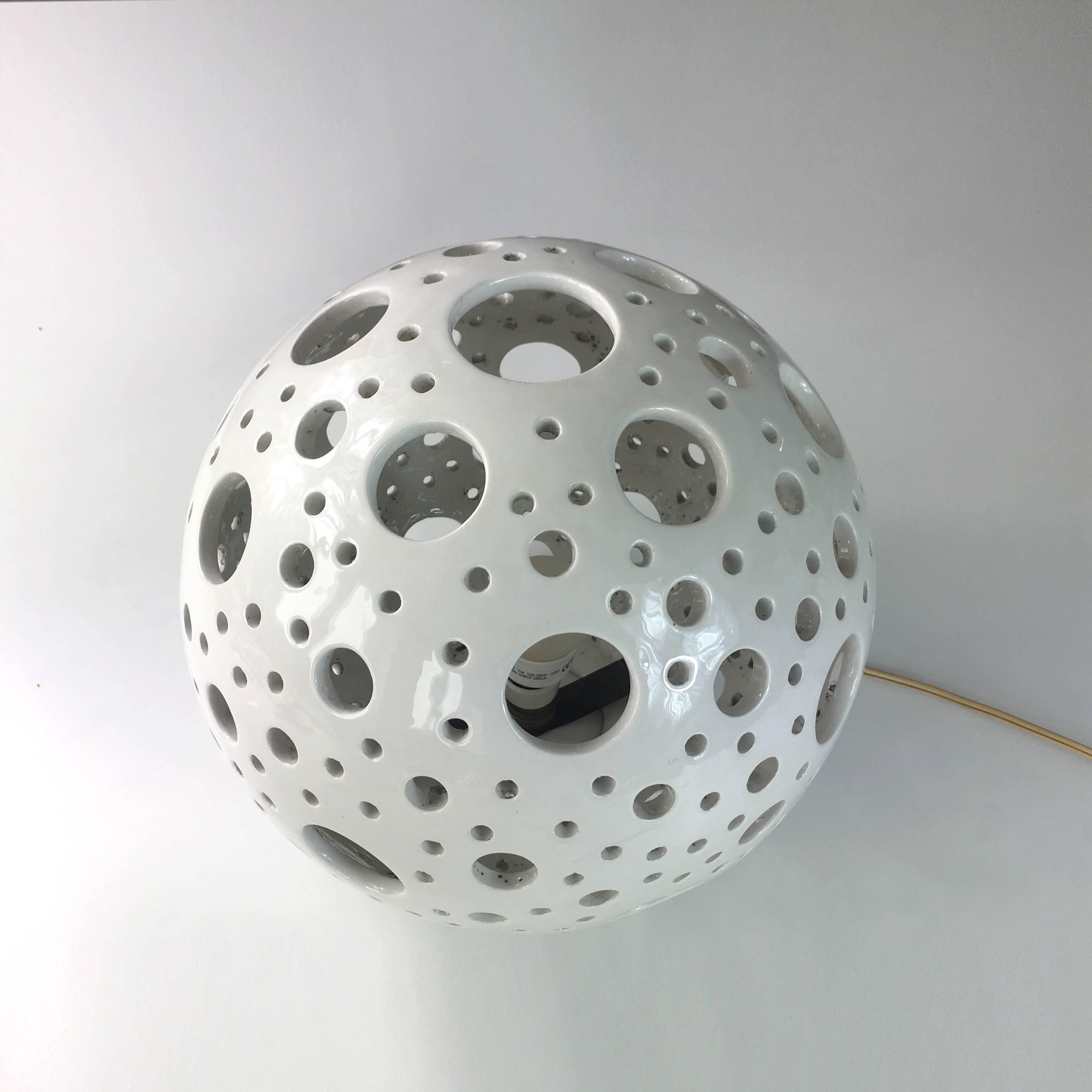 Modern Ceramics Spherical Table Lamp