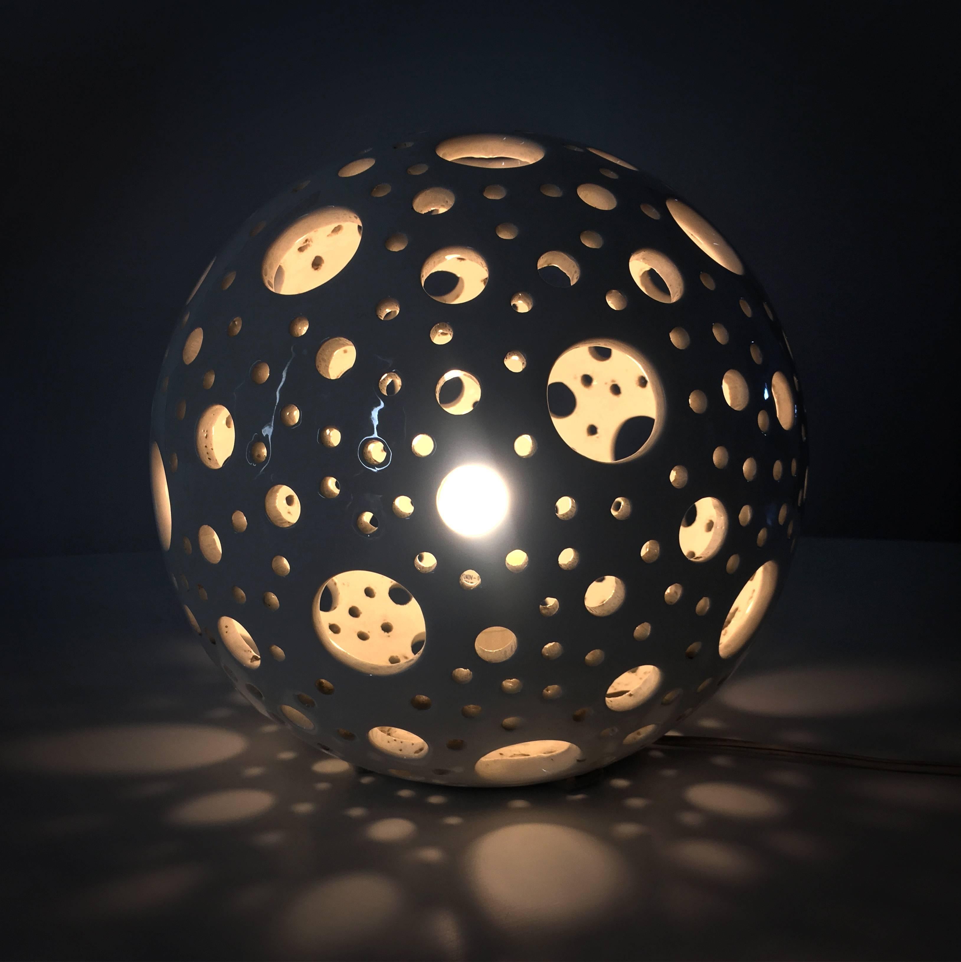 Ceramics Spherical Table Lamp 1