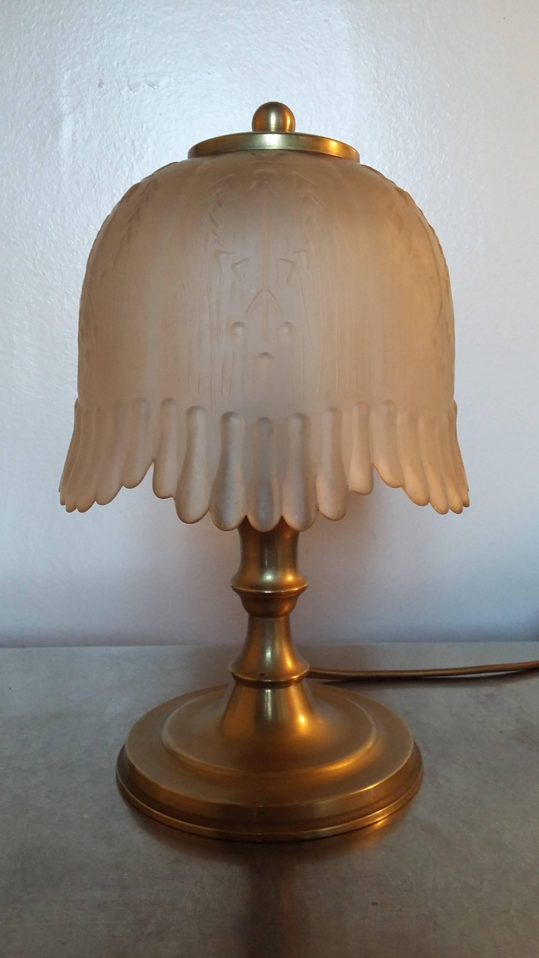 Molded Charming Art Deco French Table Lamp, 1930s