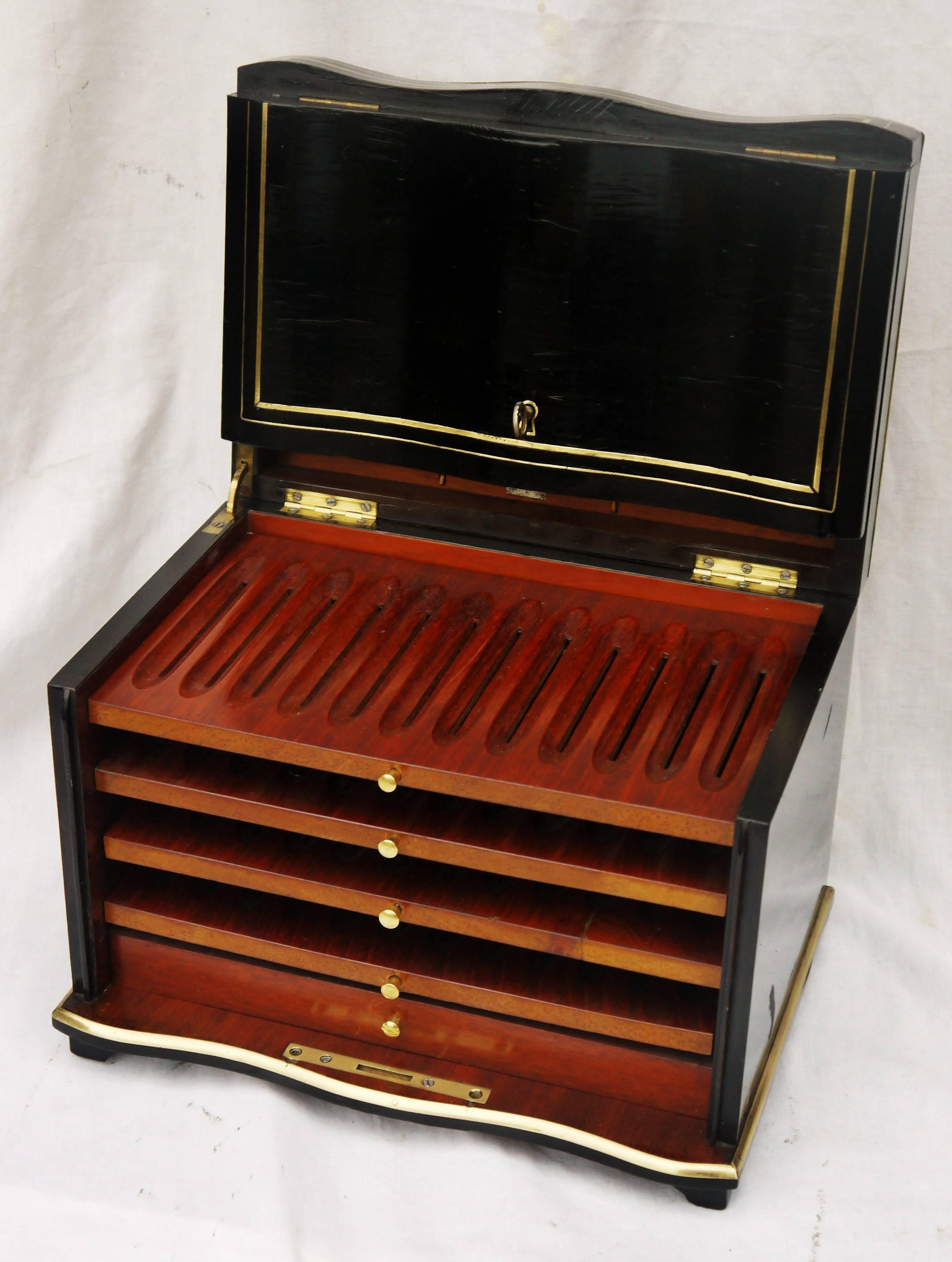 French Cigar Box Cave Napoleon III in Boulle Brass Marquetry, France, 19th Century