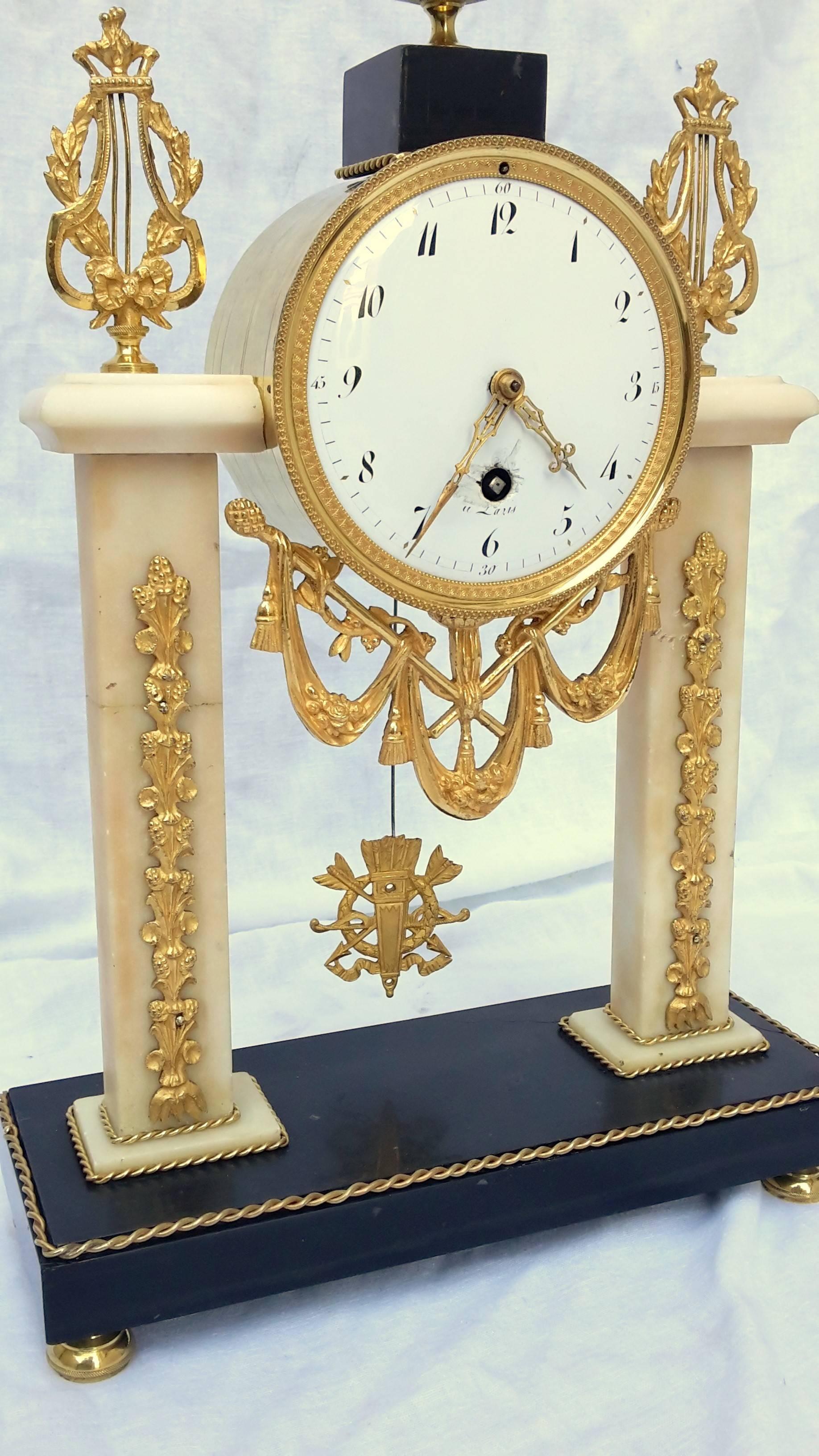 Louis XVI Style Pendulum Clock in Carrara and Soignies Marble and Gilt Bronze In Good Condition In Paris, FR
