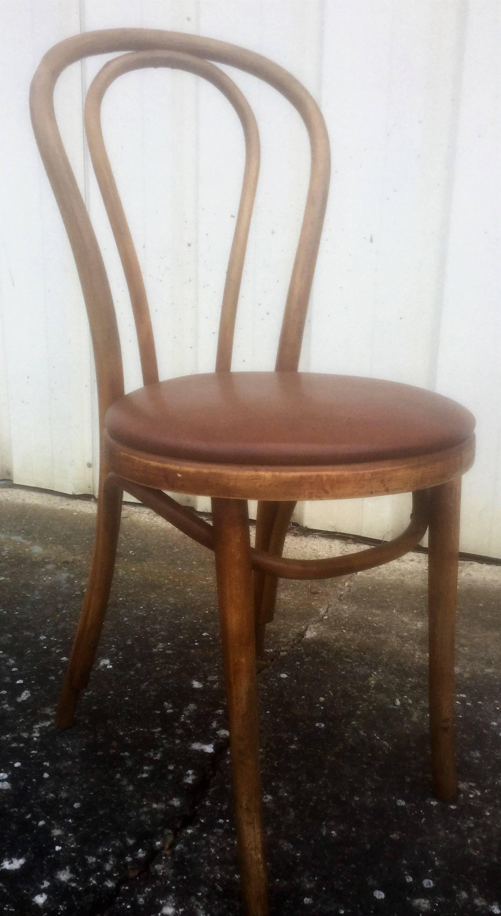 French Set of 12 Thonet Bentwood Beech Brown Chairs