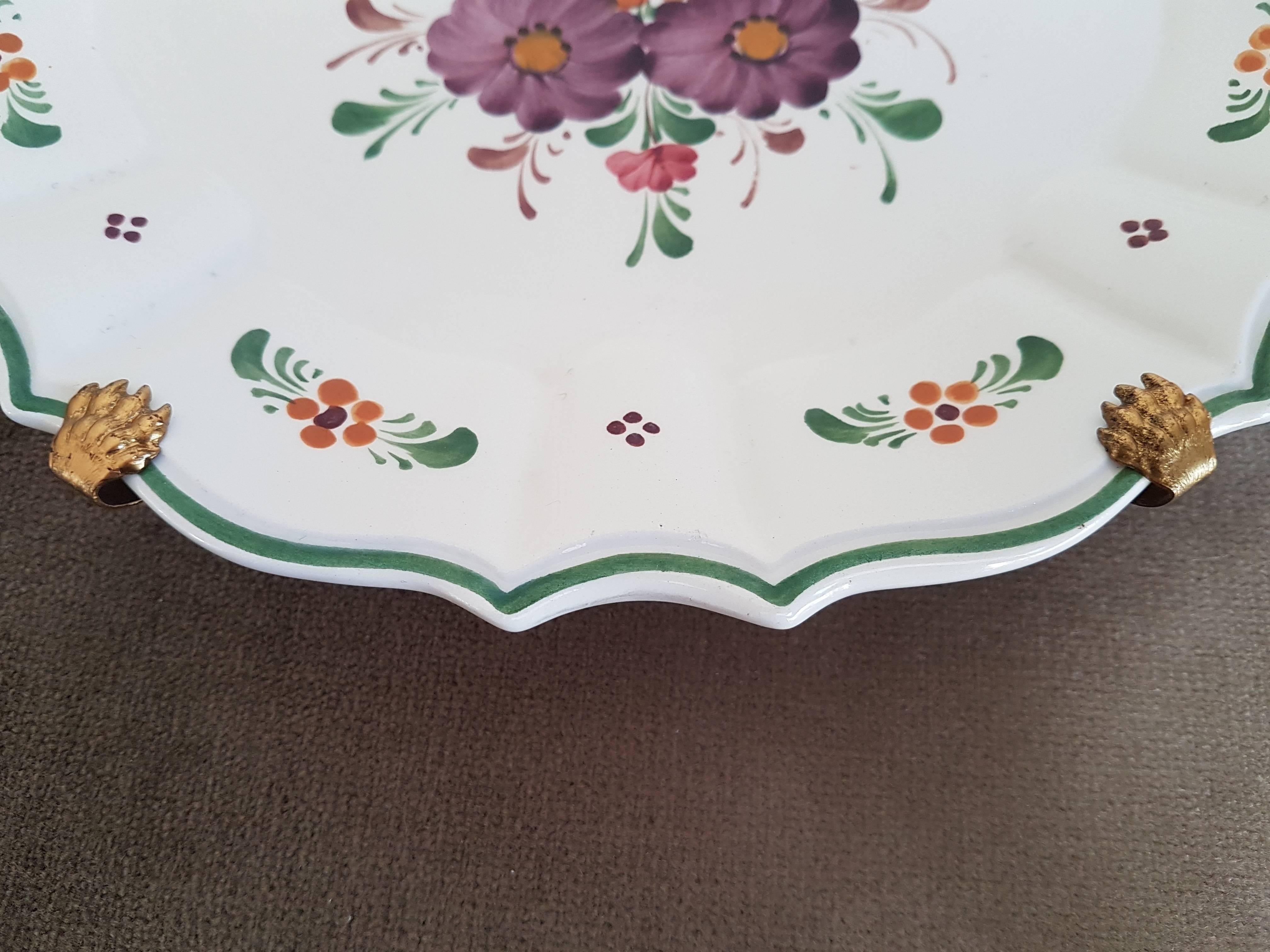 Set of Three Countryside Hand Painted Decorative Floral Plates In Good Condition In Paris, FR