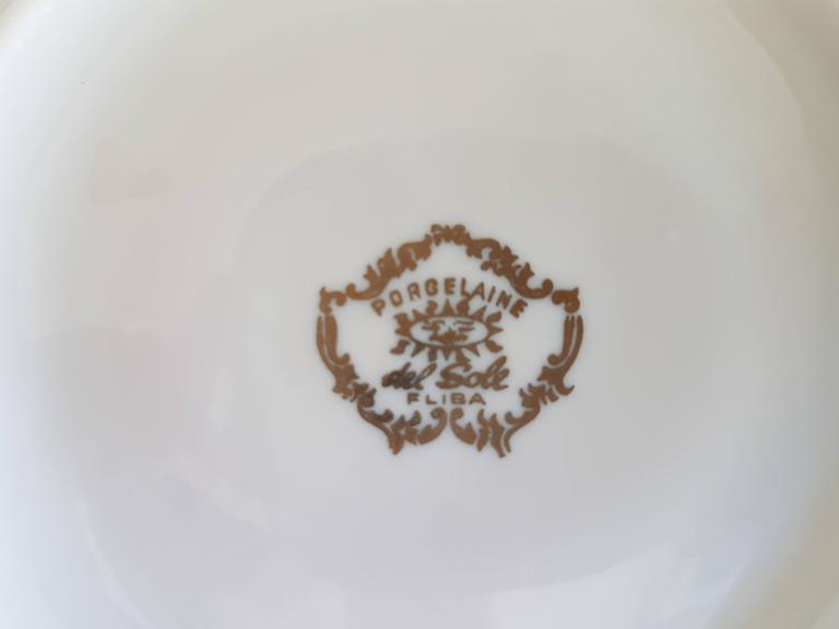 Classic Italian White and Gold Fine Porcelain Tea Set For Sale 4
