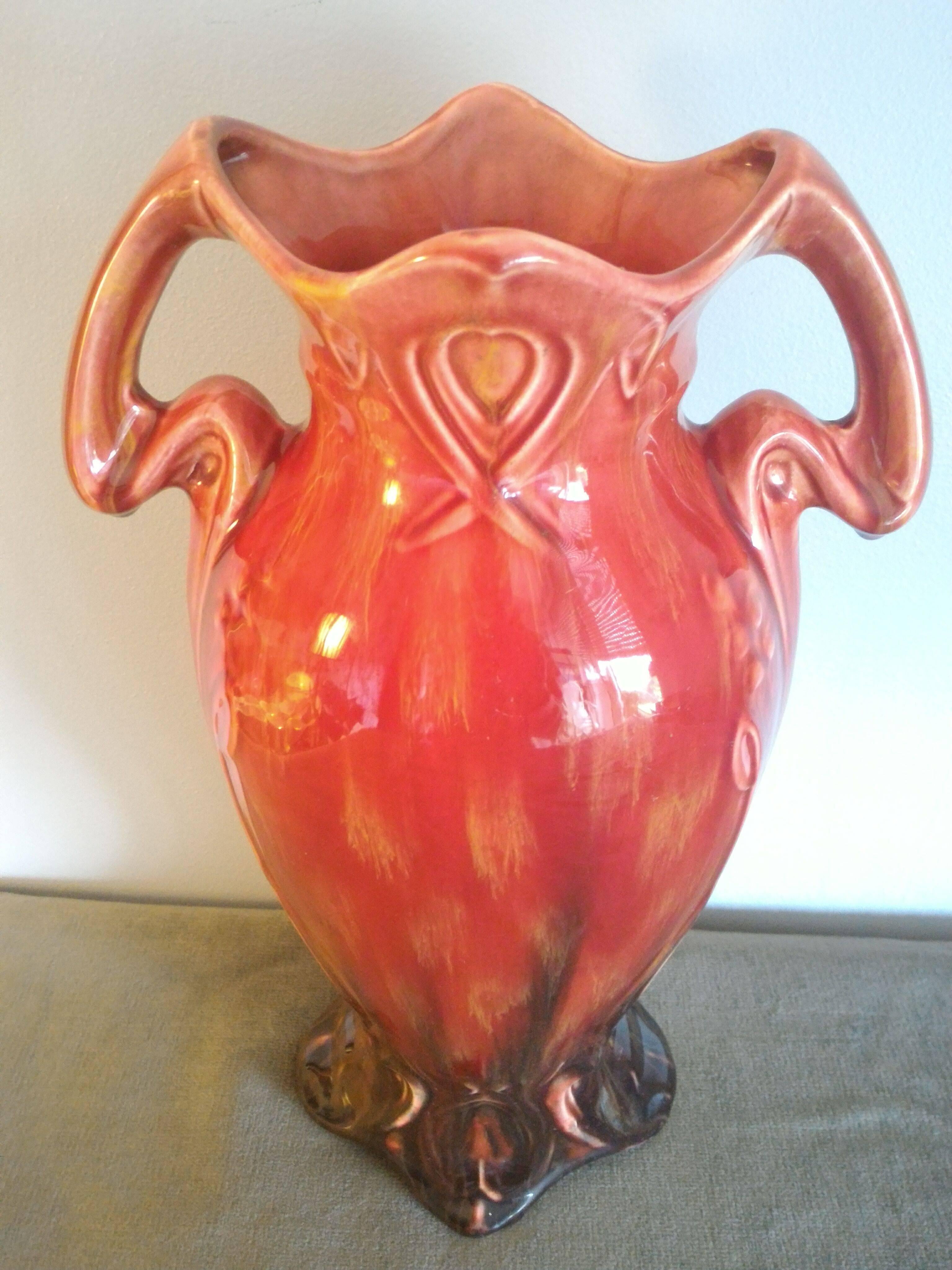 Hector Guimard Style Art Nouveau Red Vase,  France 1900 In Excellent Condition In Paris, FR