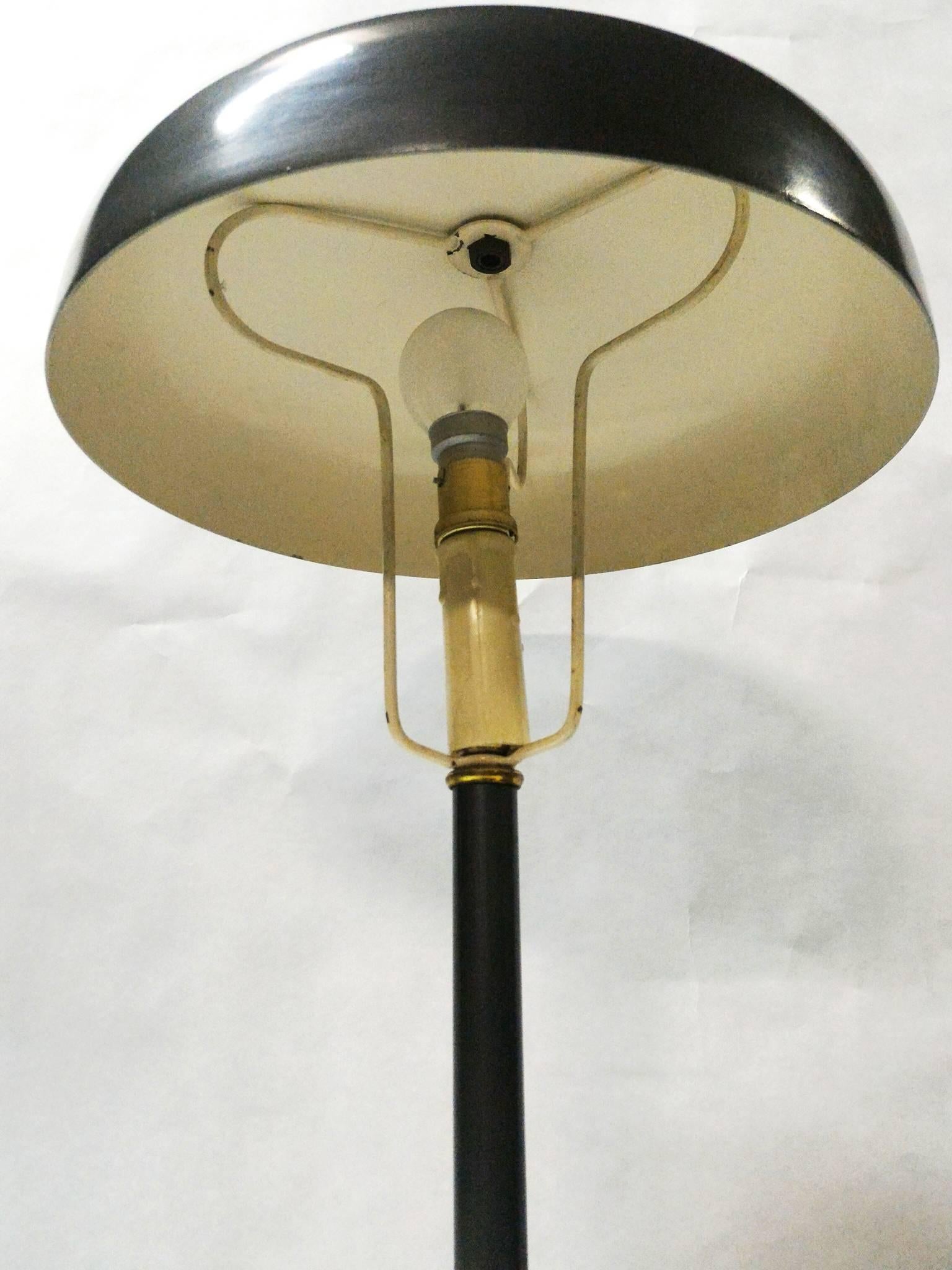 Mid-Century Modern Metal Desk Lamp, France, 1950s In Good Condition In Paris, FR