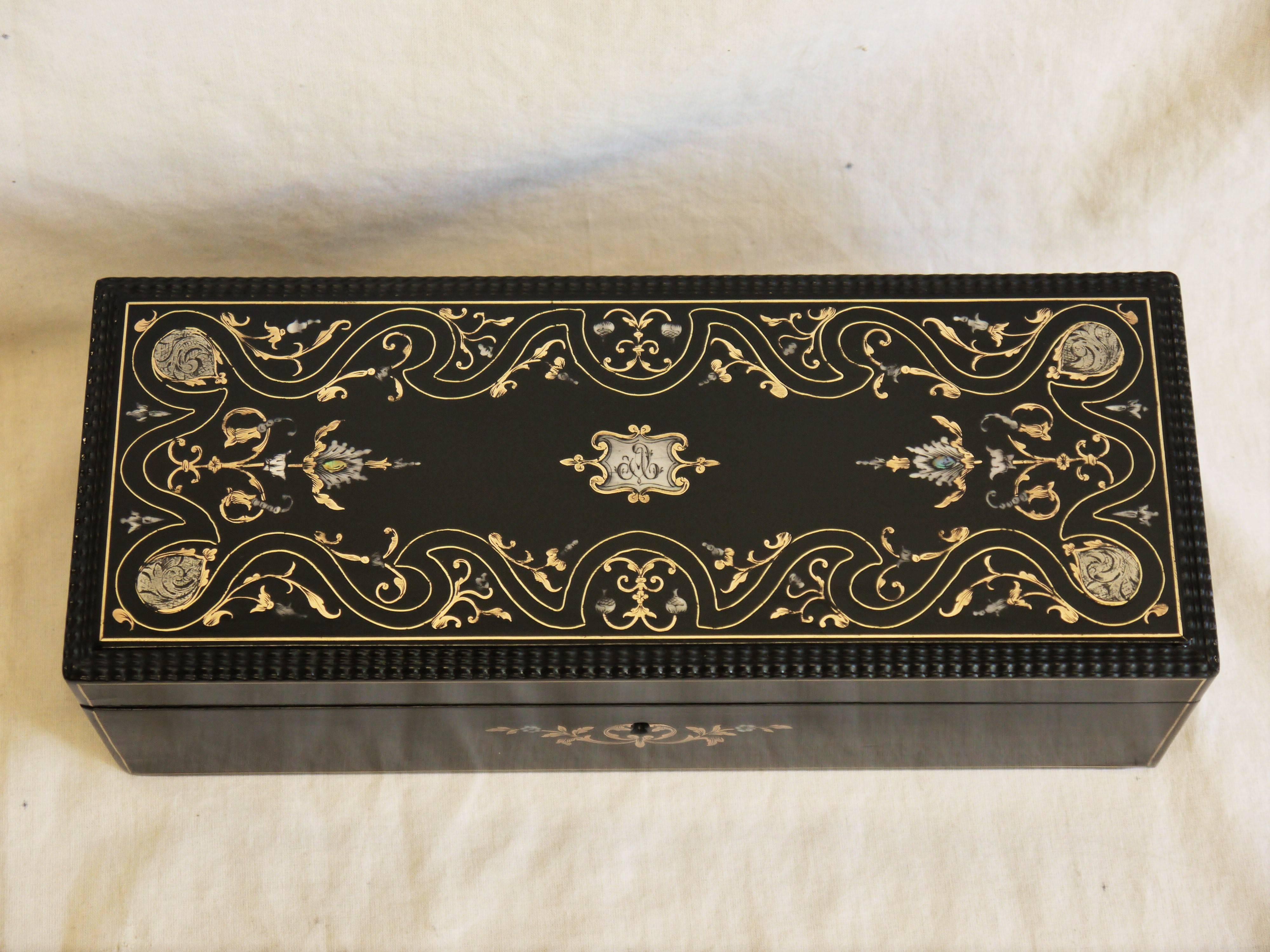 French Napoleon III Boulle Marquetry Jewelry Decorative Gloves Box, France