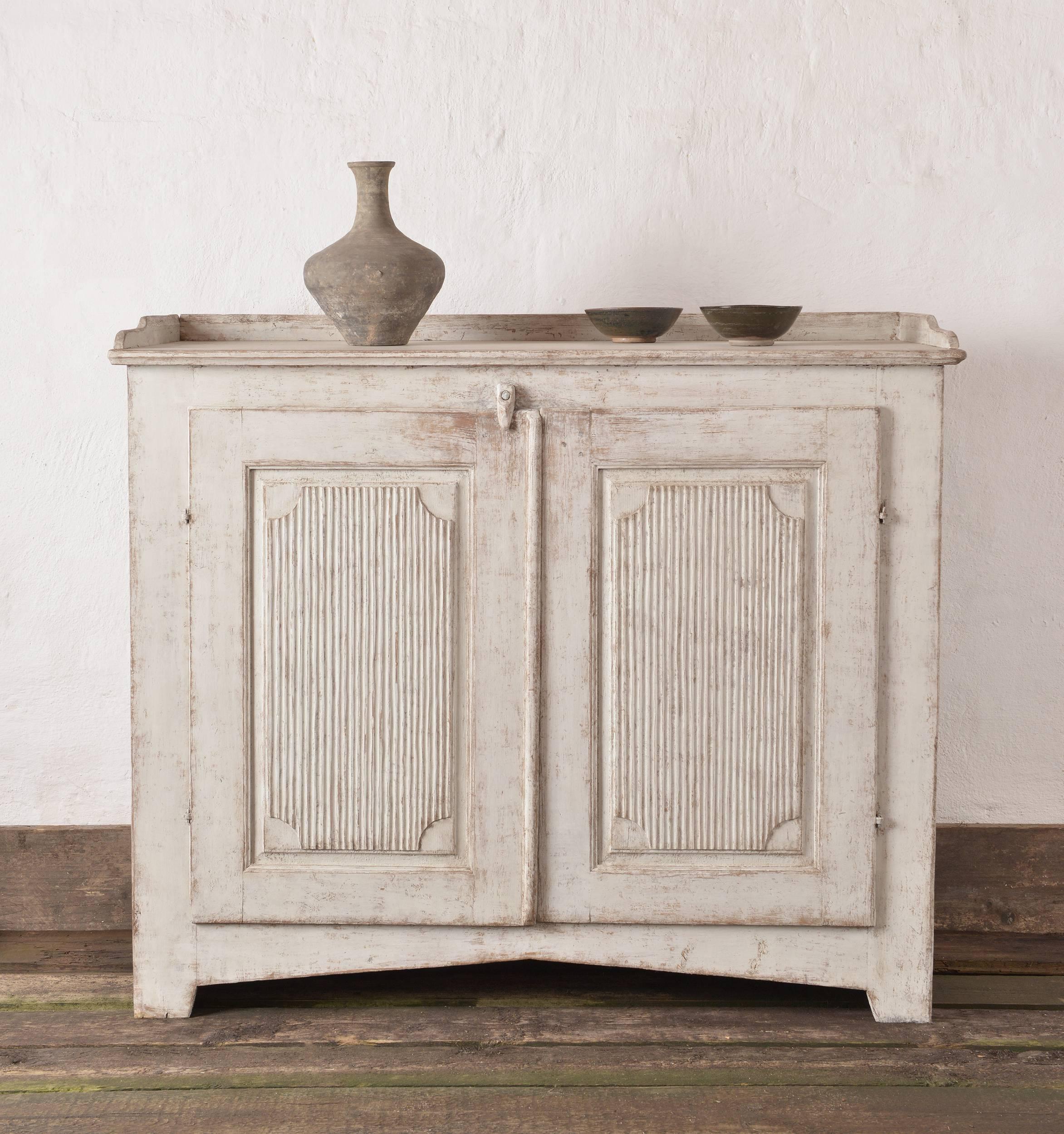 Elegant and simple Gustavian early 19th century sideboard. Great proportions, patina. Would work well if combined with modern design, but also at home in a more traditional setting.