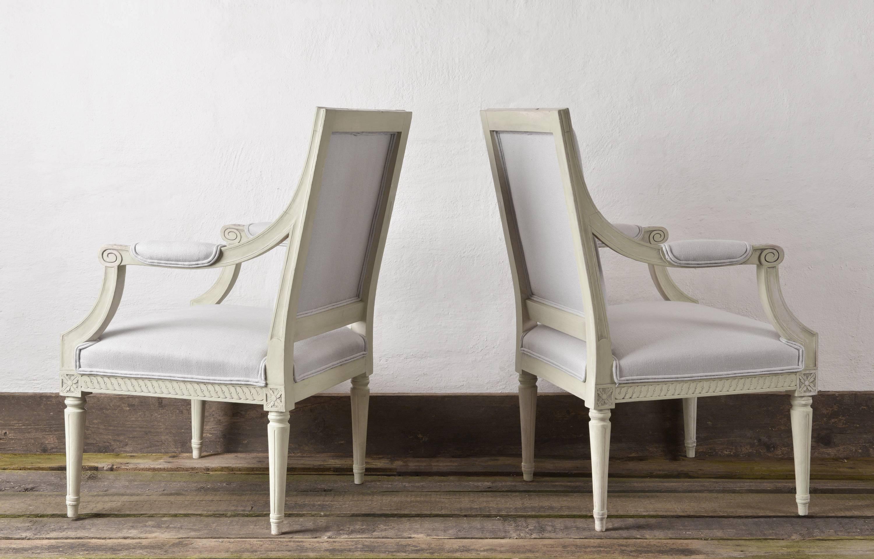 Richly Carved Gustavian Style Pair of Armchairs in Light Blue Linen In Excellent Condition In Jesteburg, DE