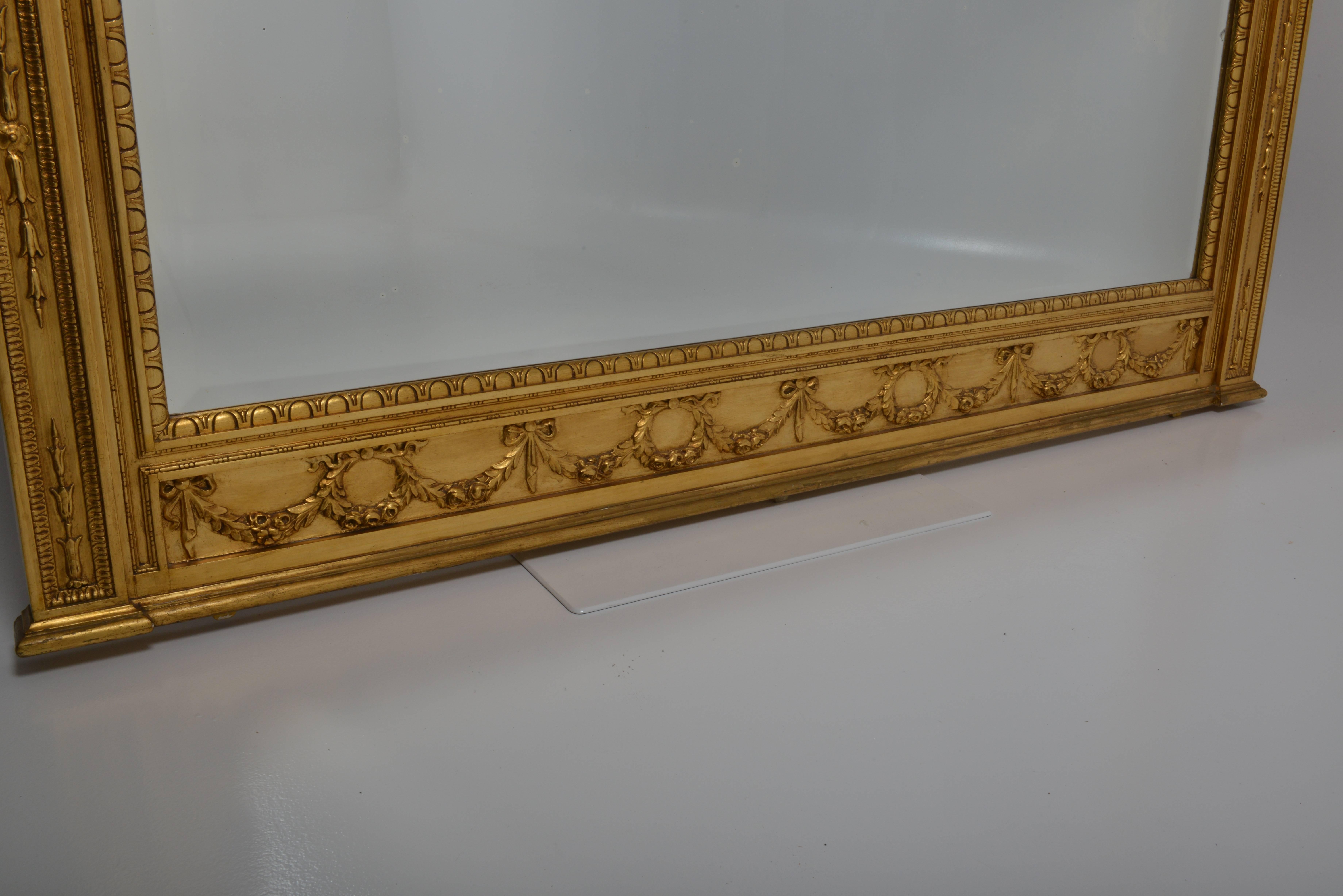 Italian second Empire style giltwood mirror with palmette decorations.
