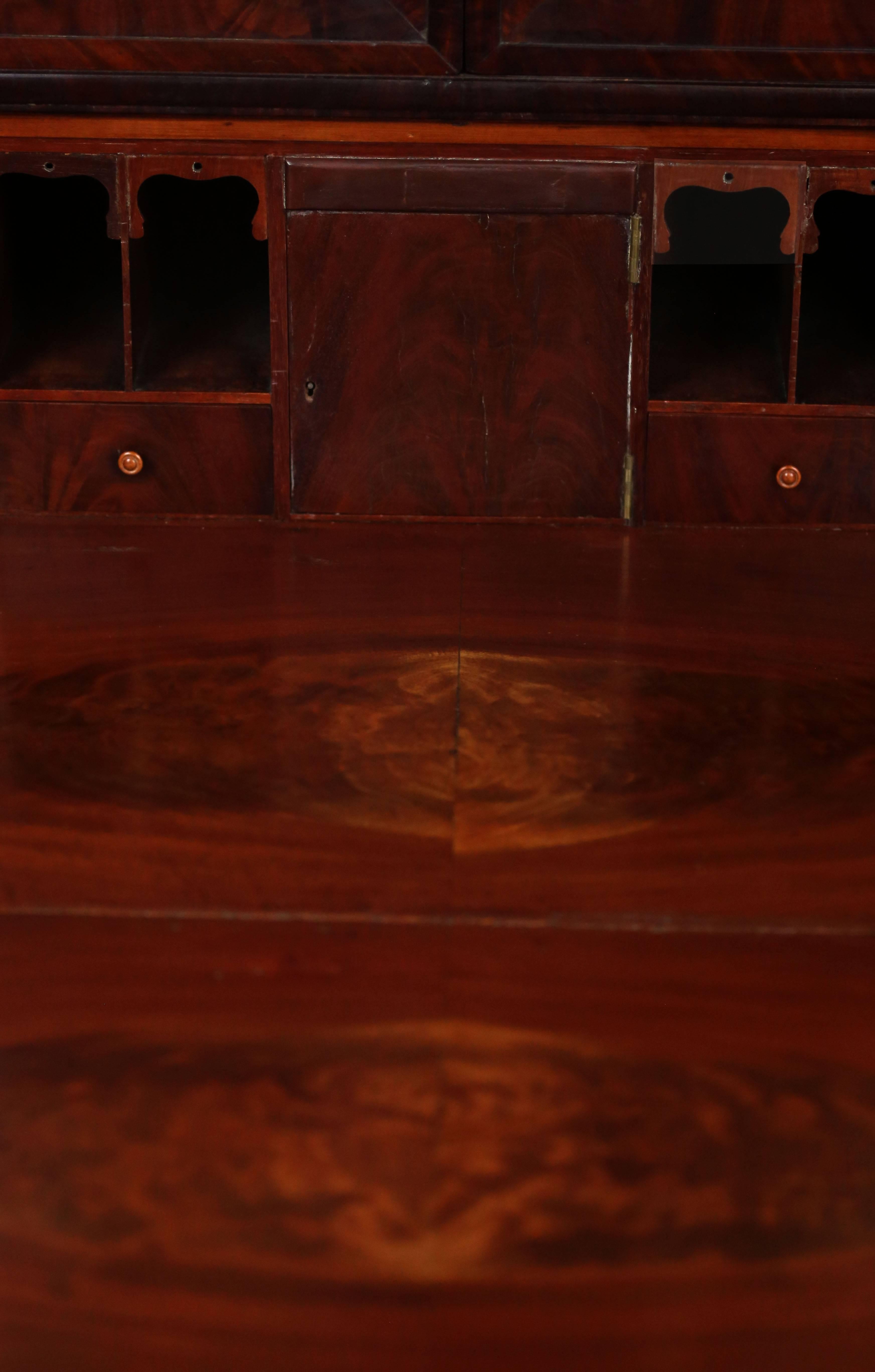 Early 19th Century Duncan Phyfe Grecian Plain Style Mahogany Secretary Bookcase For Sale 1