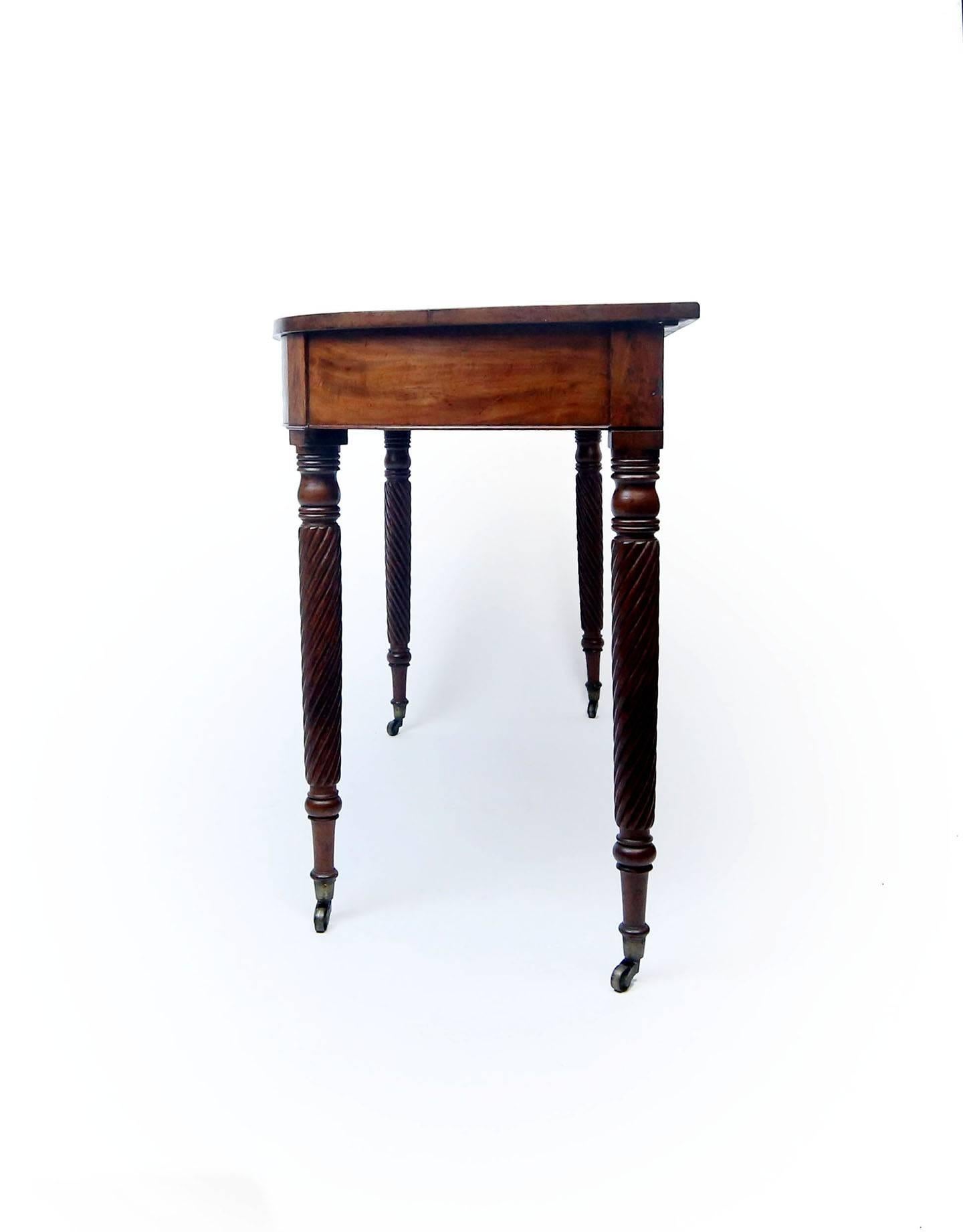 Early 19th Century Federal Mahogany Demilune Table Attributed to Michael Allison In Good Condition In Brooklyn, NY