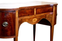 Credenza scozzese Hepplewhite in mogano intarsiato del XVIII secolo