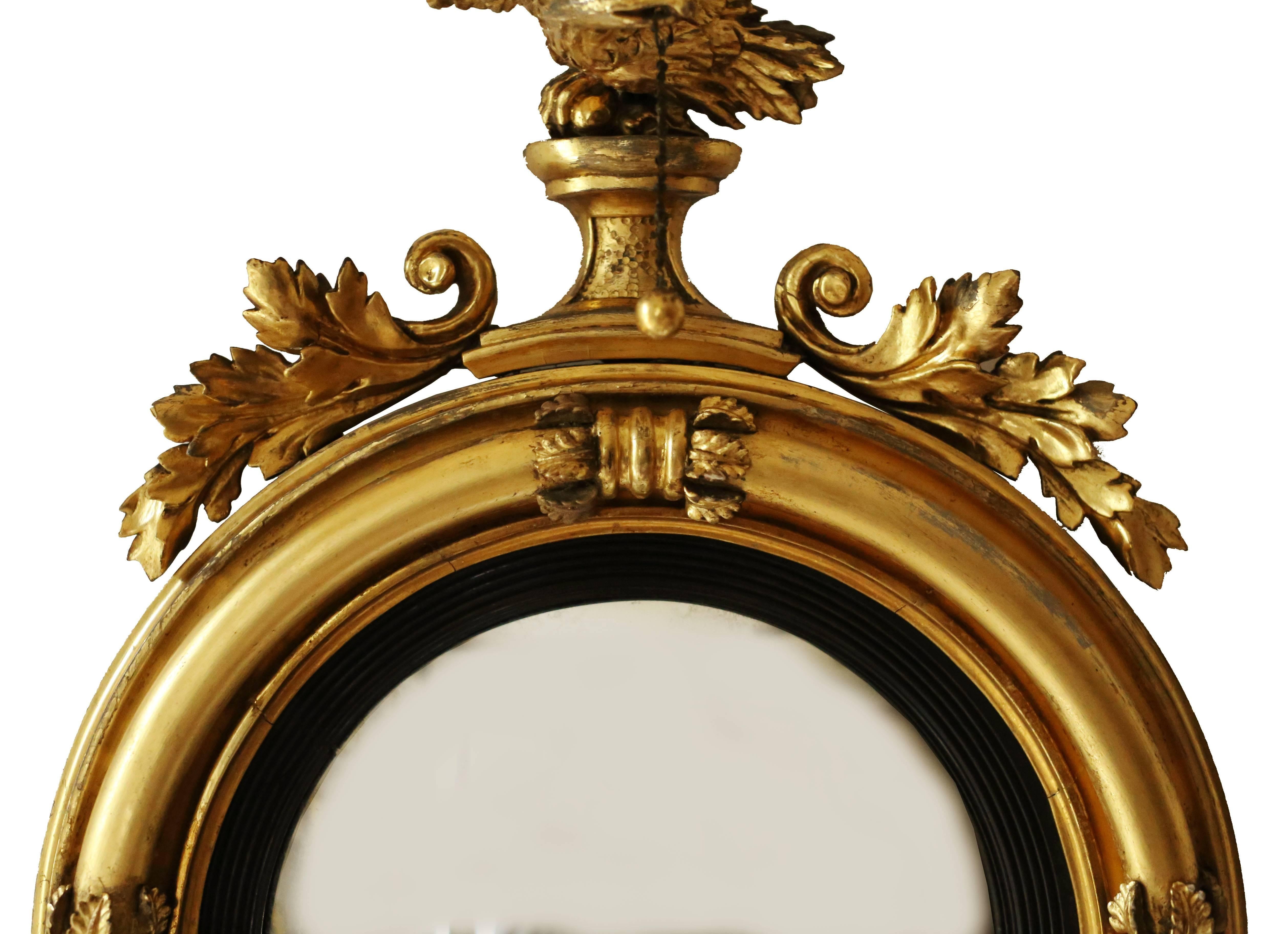 Diminutive Federal or Regency Girandole Mirror with Egyptian Motifs In Excellent Condition In Brooklyn, NY