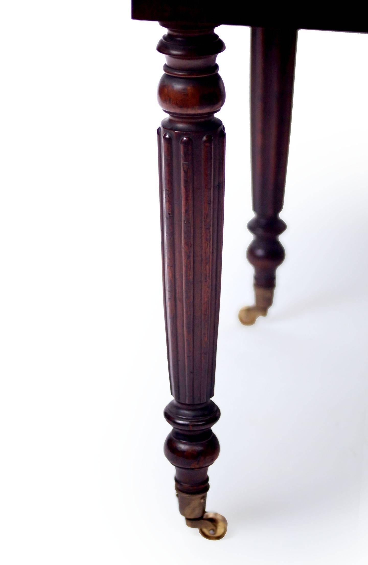 French 19th Century Louis Philippe Mahogany Round Drop-Leaf Table