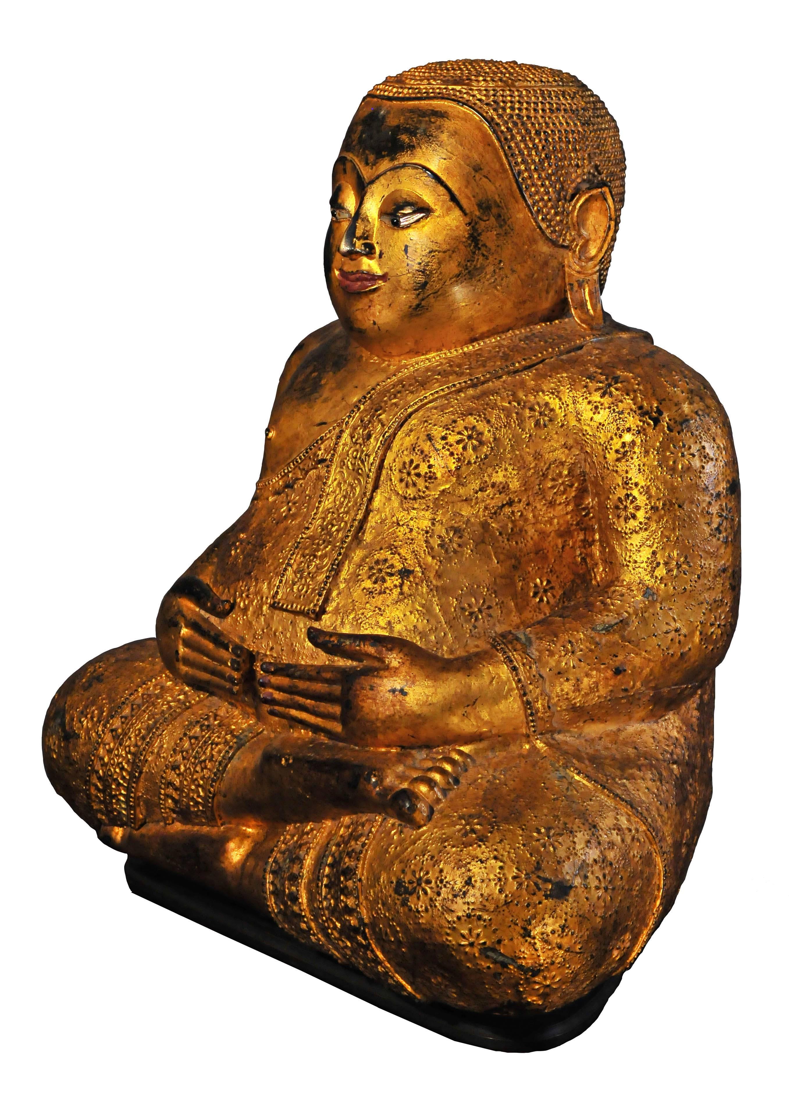 Thai sculptors have created a sacred art full of richness and incomparable beauty.
Impressed with a harmonious realism, these works, full of fervor and a deep sense of life, are also recommended by their natural expression.

The lovable fat,