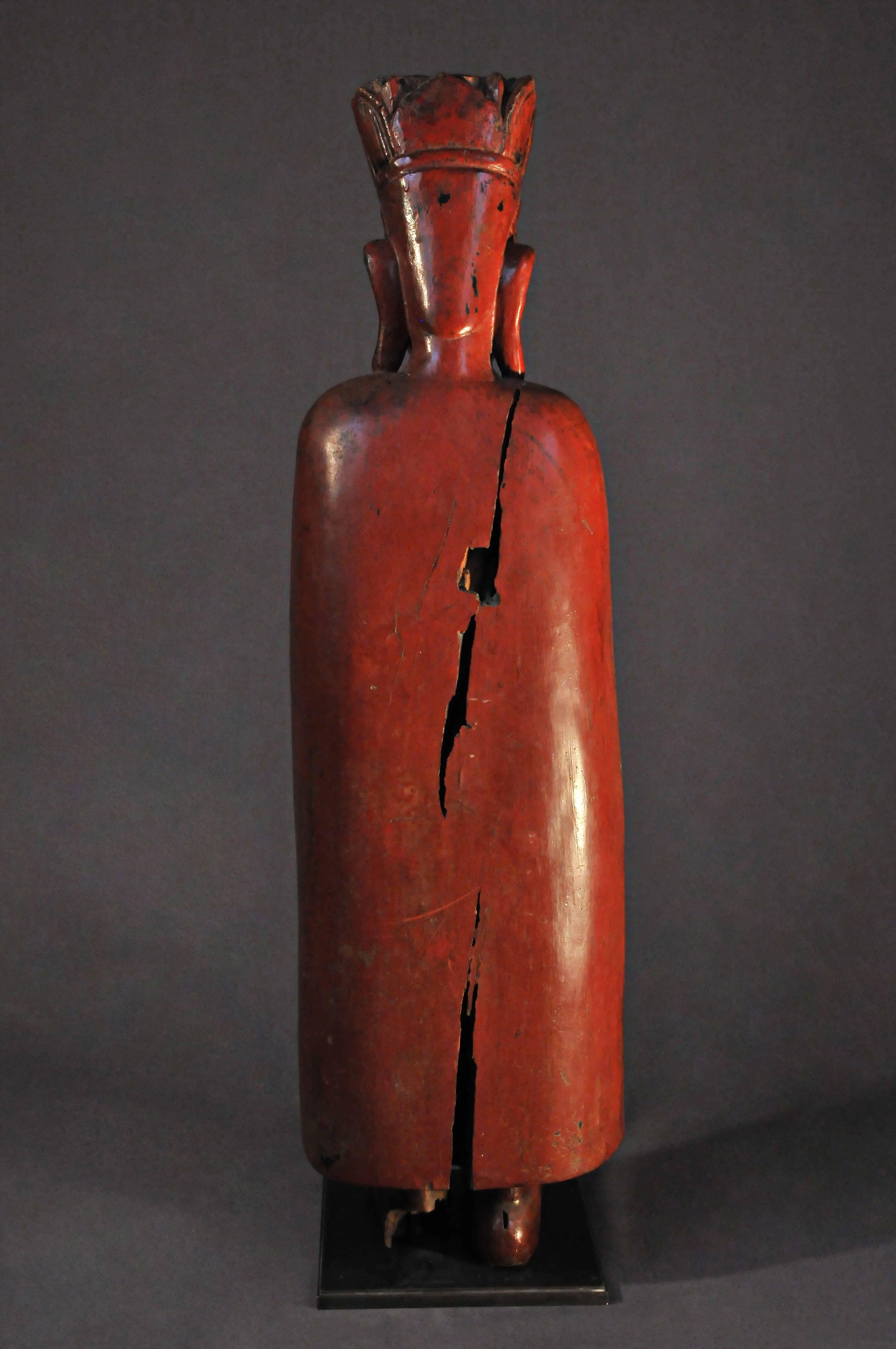 16th Century, Lacquered Wood Standing Monks in Anjali Mudra, Pagan Period, Burma In Good Condition In Central Hong-Kong, HK