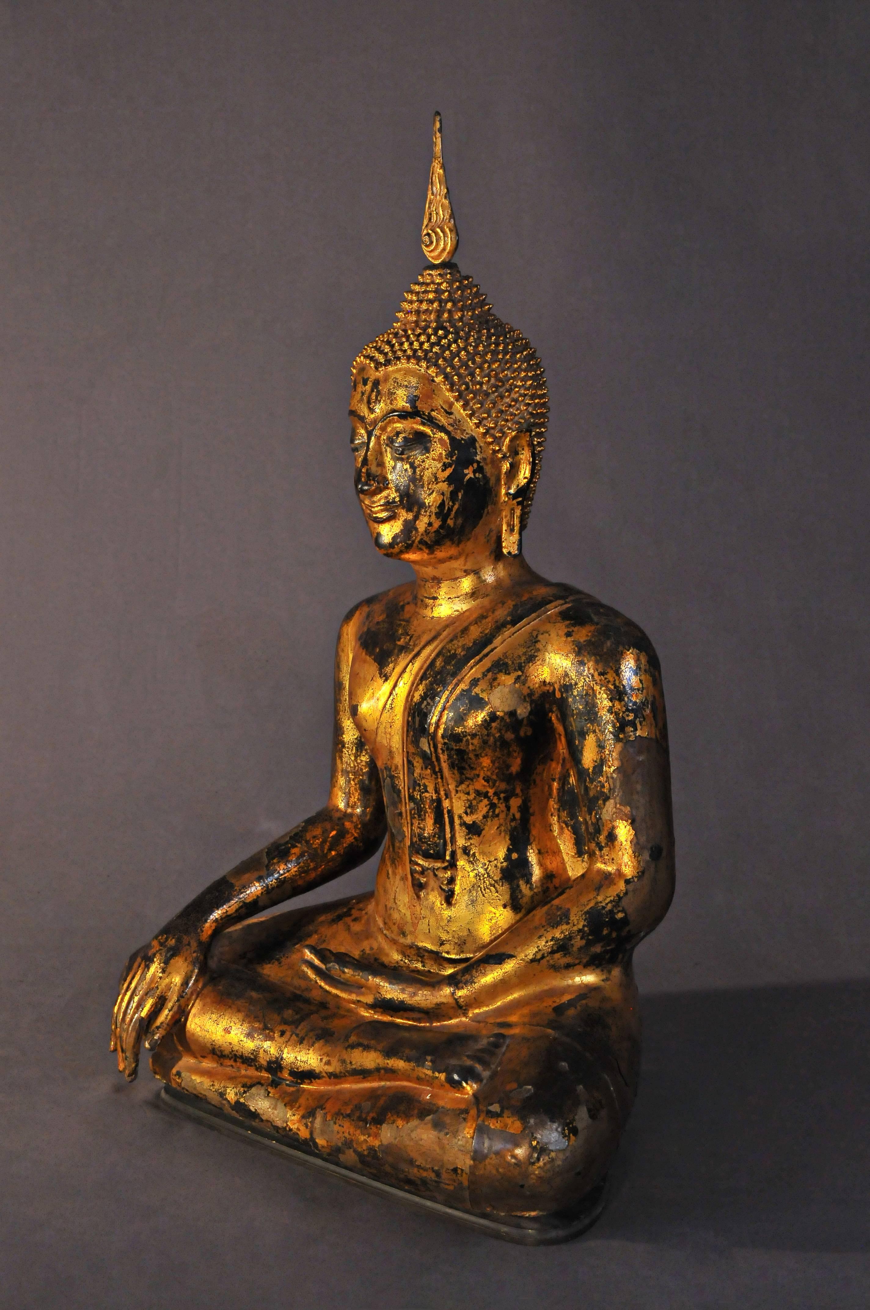 Late 17th Century Gilt Bronze Buddha in Bhumisparsha Mudra, Ayutthaya, Thailand In Good Condition In Central Hong-Kong, HK