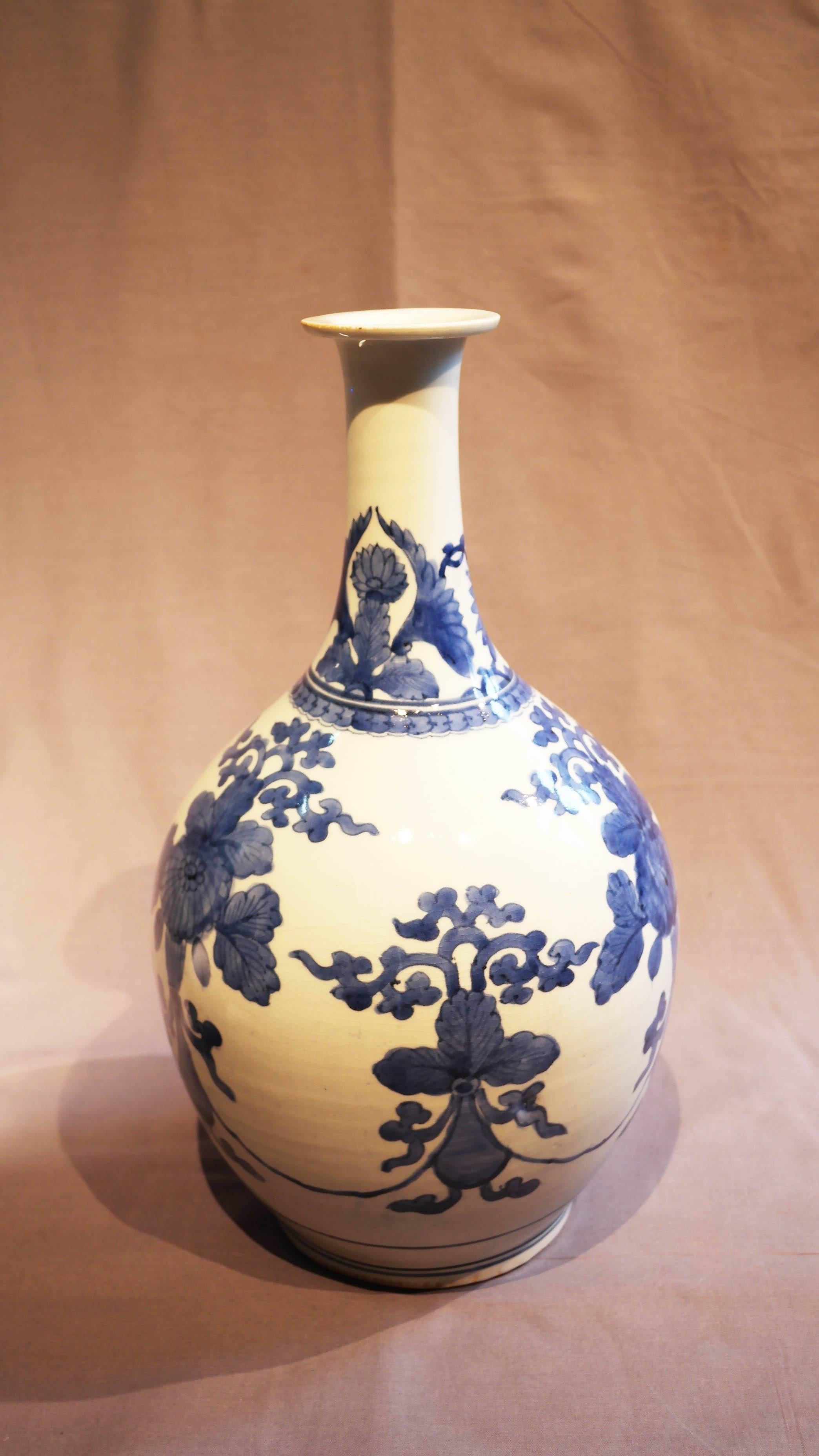 Japanese Mid-19th Century, Imari Sake Vase, white and blue, Edo Period, Art of Japan For Sale