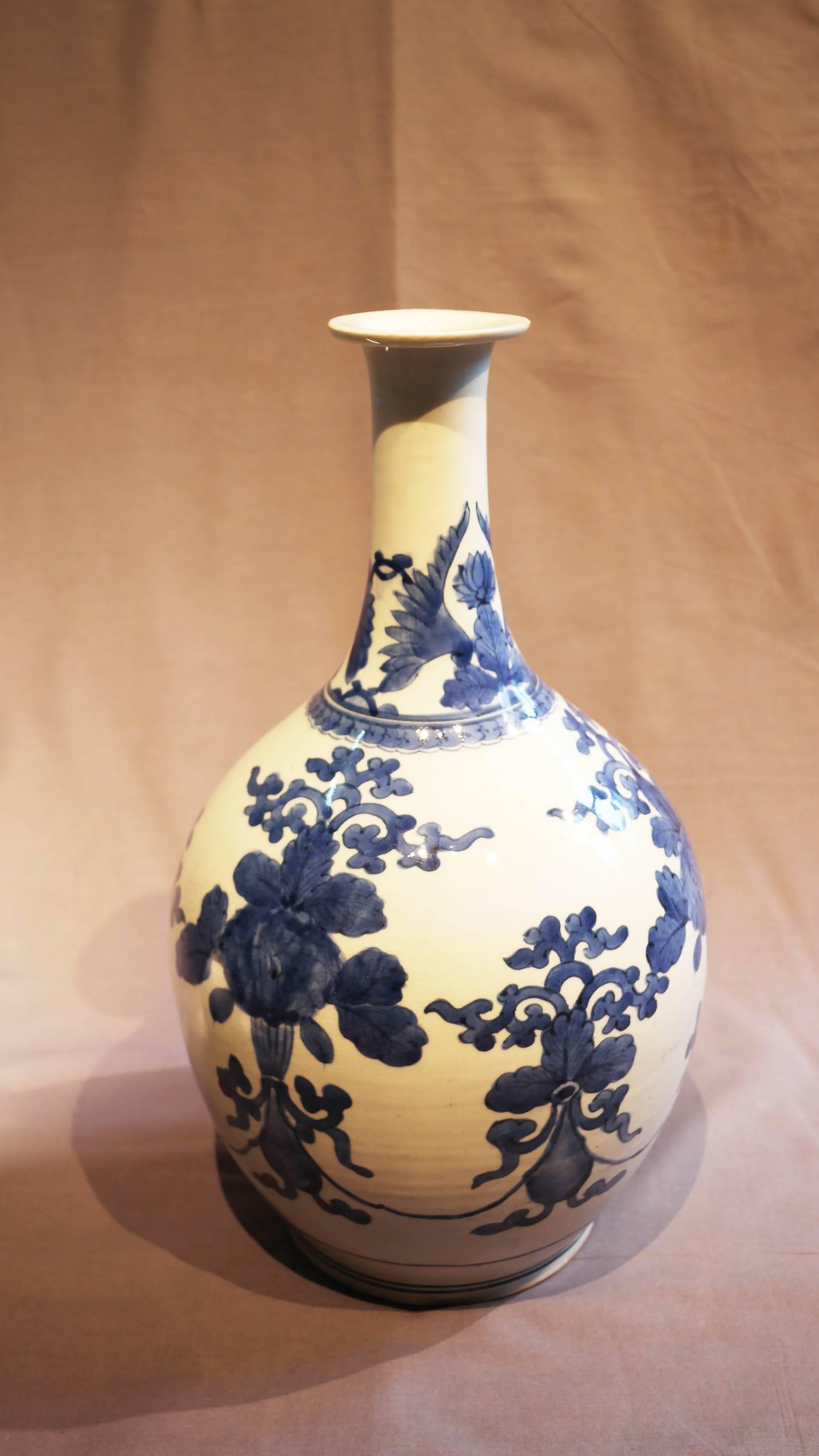 Ceramic Mid-19th Century, Imari Sake Vase, white and blue, Edo Period, Art of Japan For Sale